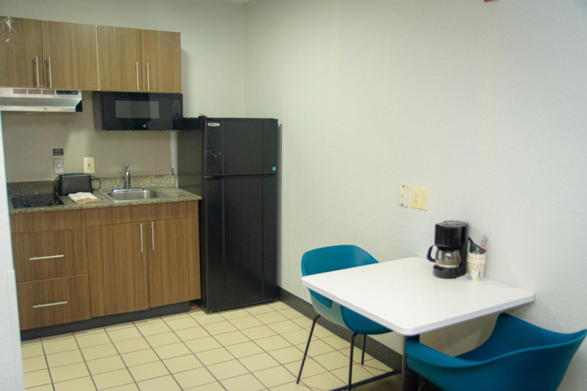 Studio 6 Extended Stay - West Palm Beach, FL photo 9