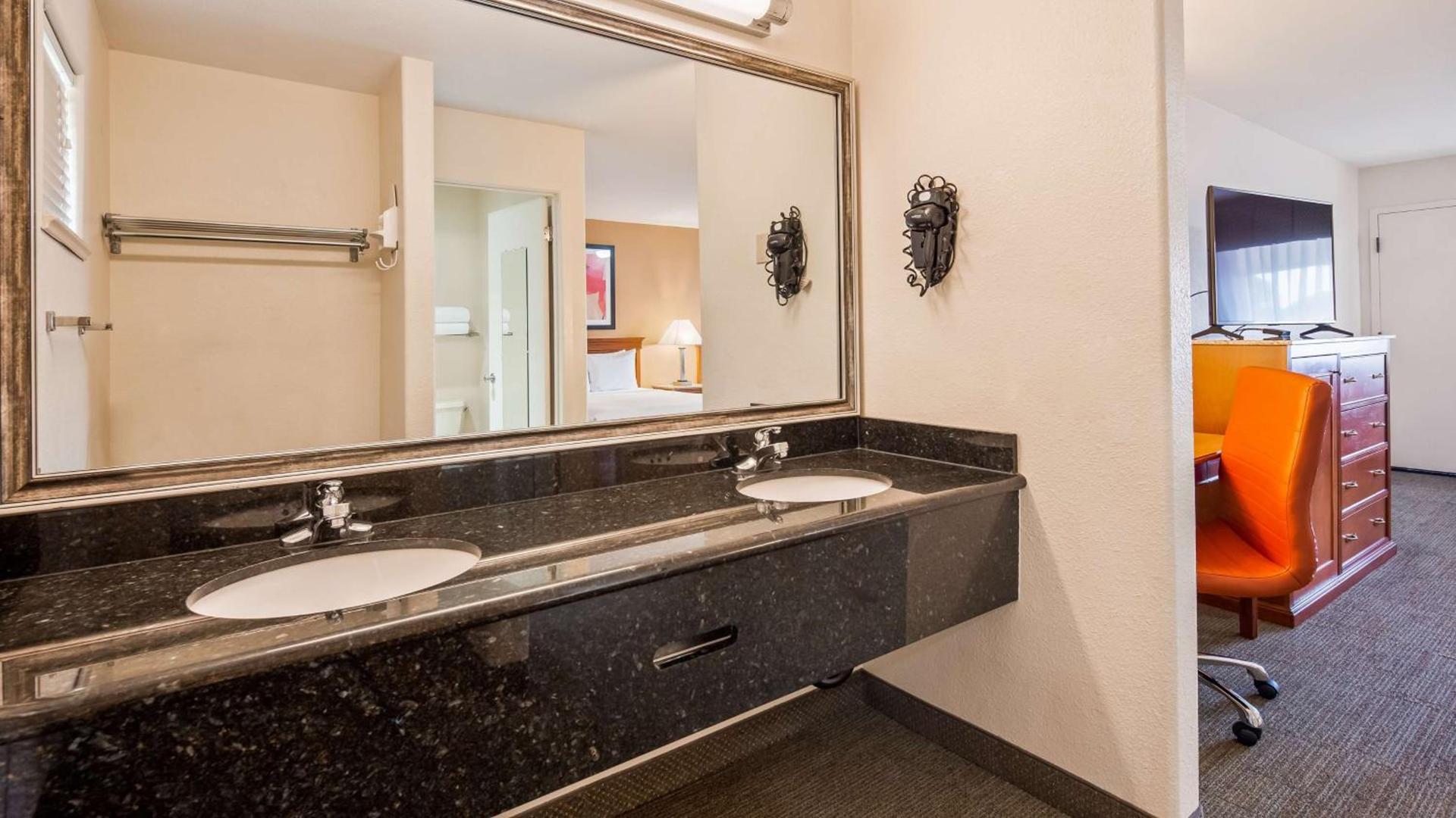 Best Western Golden Key photo 13