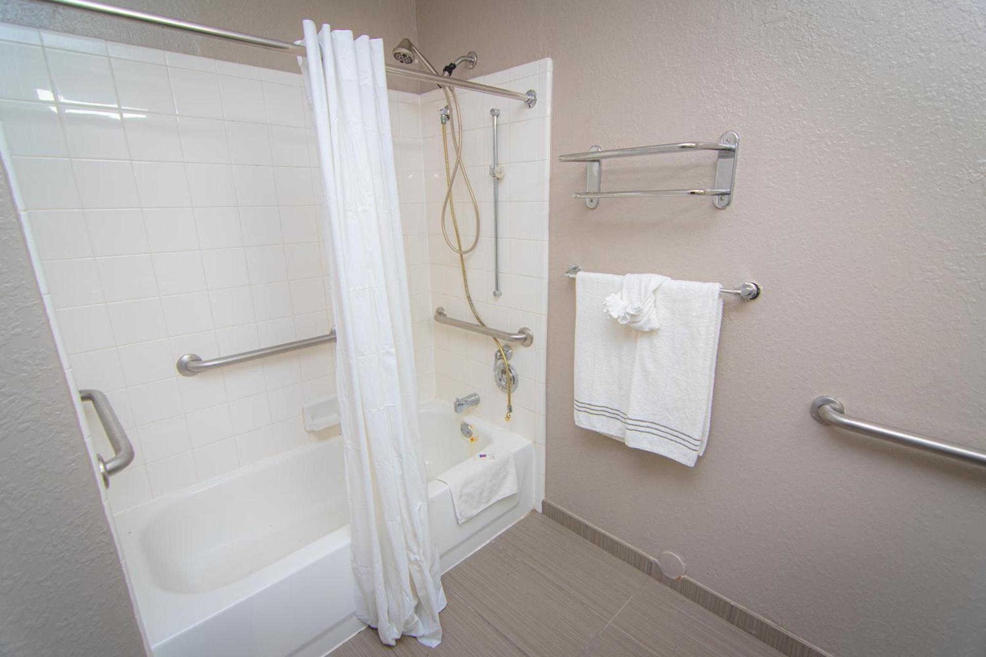 Studio 6 Extended Stay - Coral Springs, FL- Fort Lauderdale photo 41