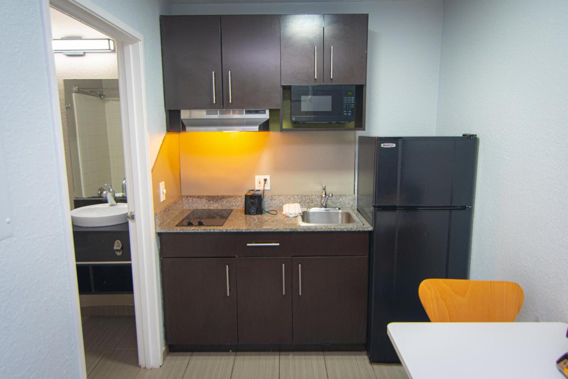Studio 6 Extended Stay - Coral Springs, FL- Fort Lauderdale photo 43