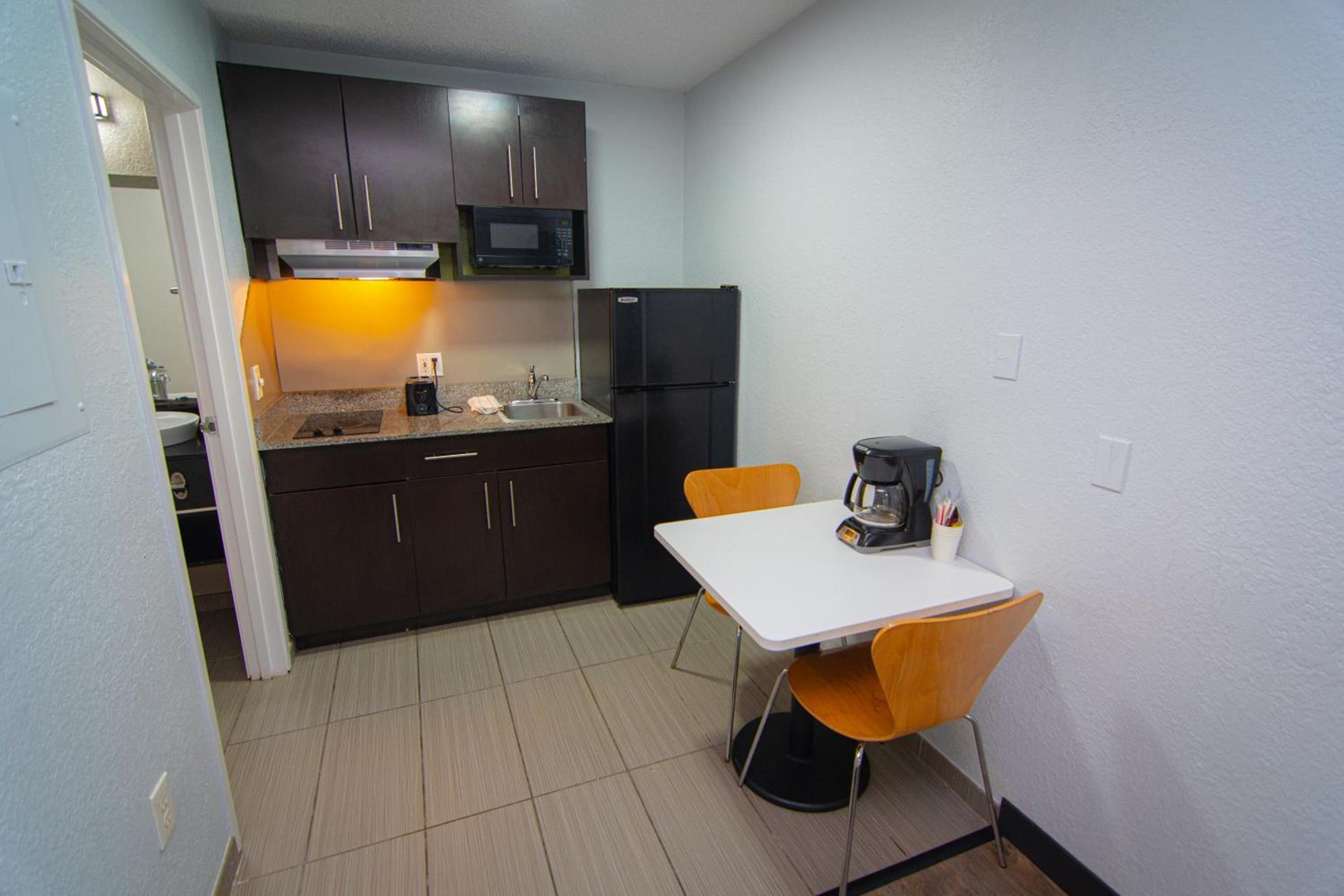 Studio 6 Extended Stay - Coral Springs, FL- Fort Lauderdale photo 57
