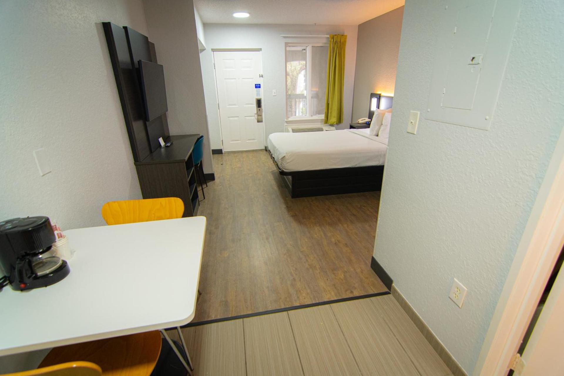 Studio 6 Extended Stay - Coral Springs, FL- Fort Lauderdale photo 52