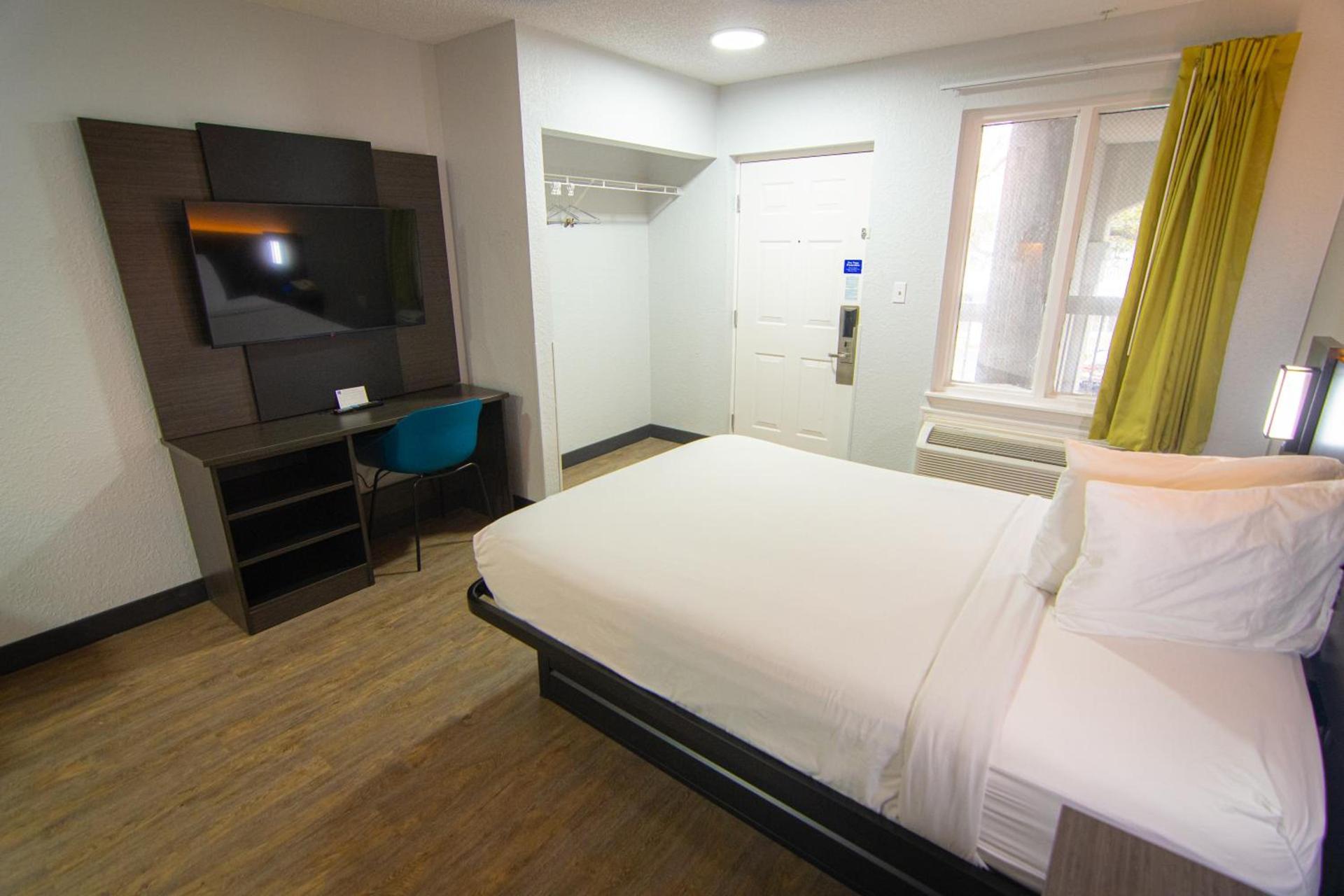 Studio 6 Extended Stay - Coral Springs, FL- Fort Lauderdale photo 66
