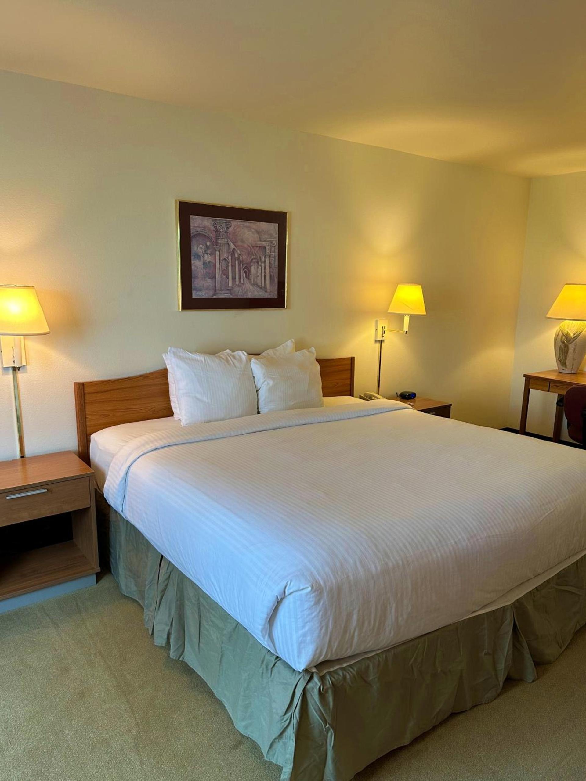 Peppermill Empress Inn photo 6