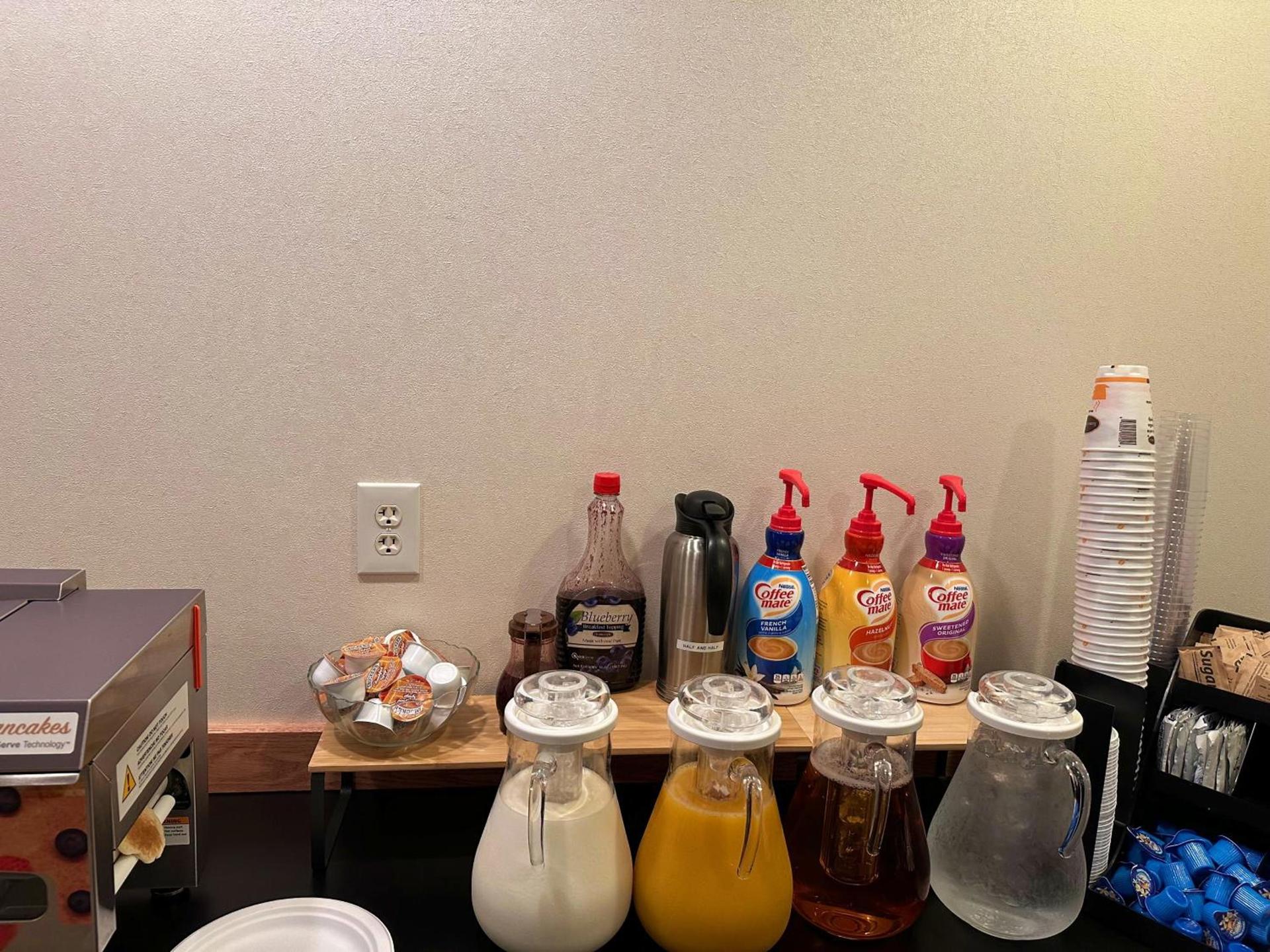 Peppermill Empress Inn photo 15