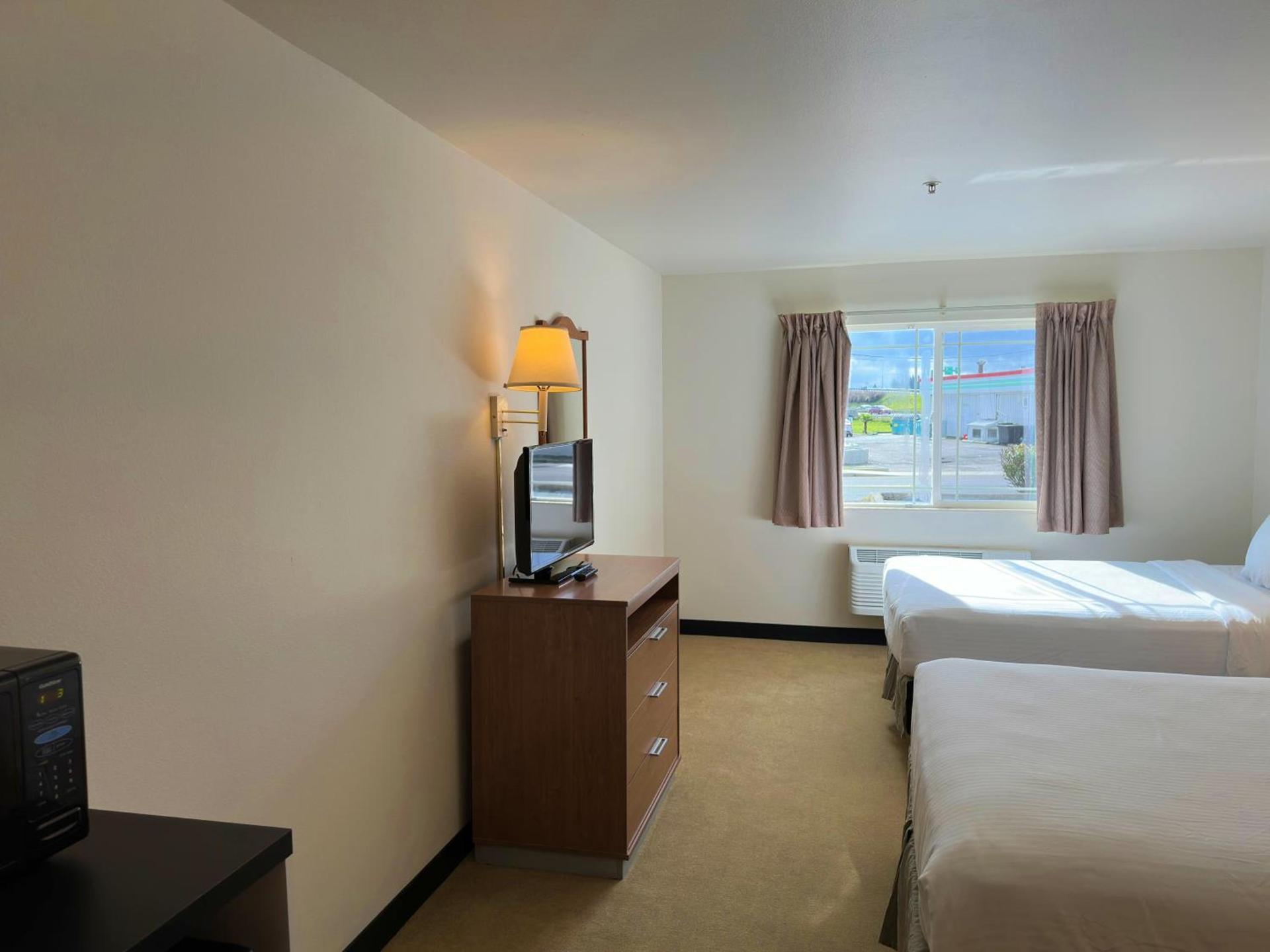 Peppermill Empress Inn photo 61