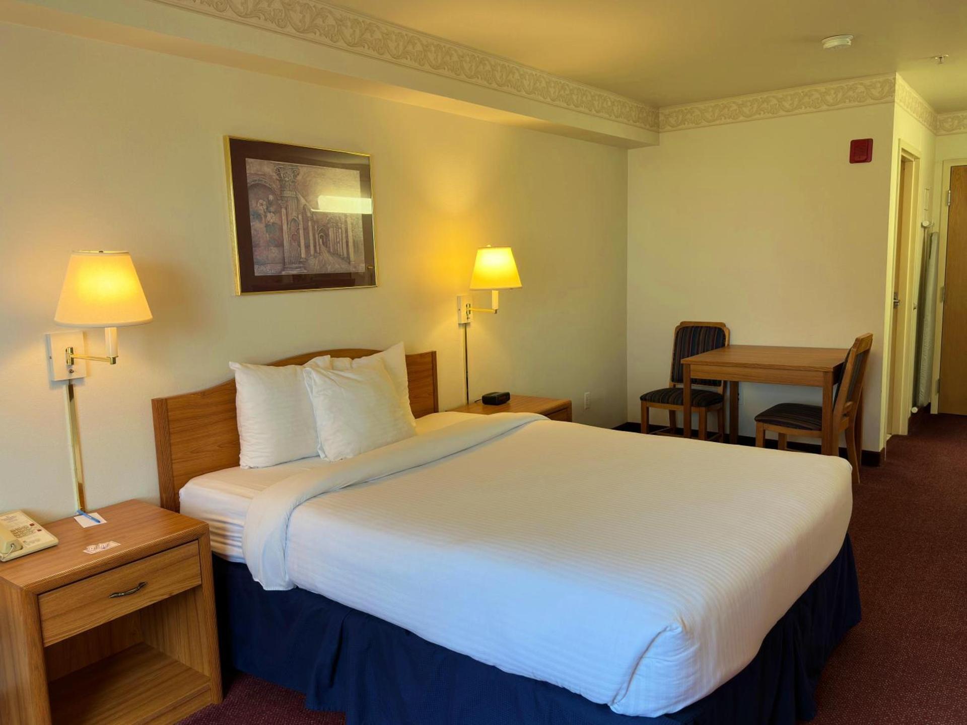 Peppermill Empress Inn photo 5