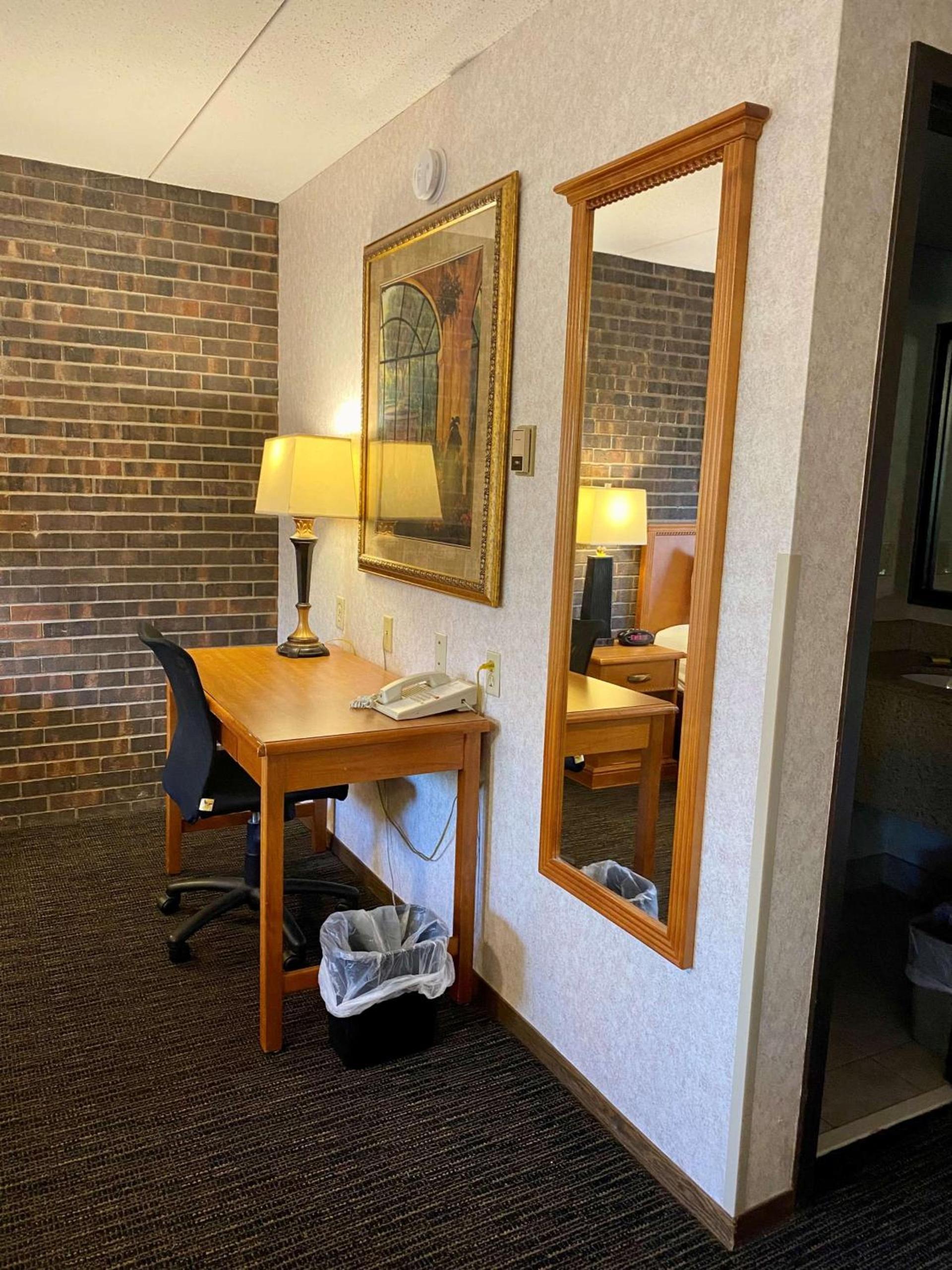Best Western Plus Kelly Inn photo 34
