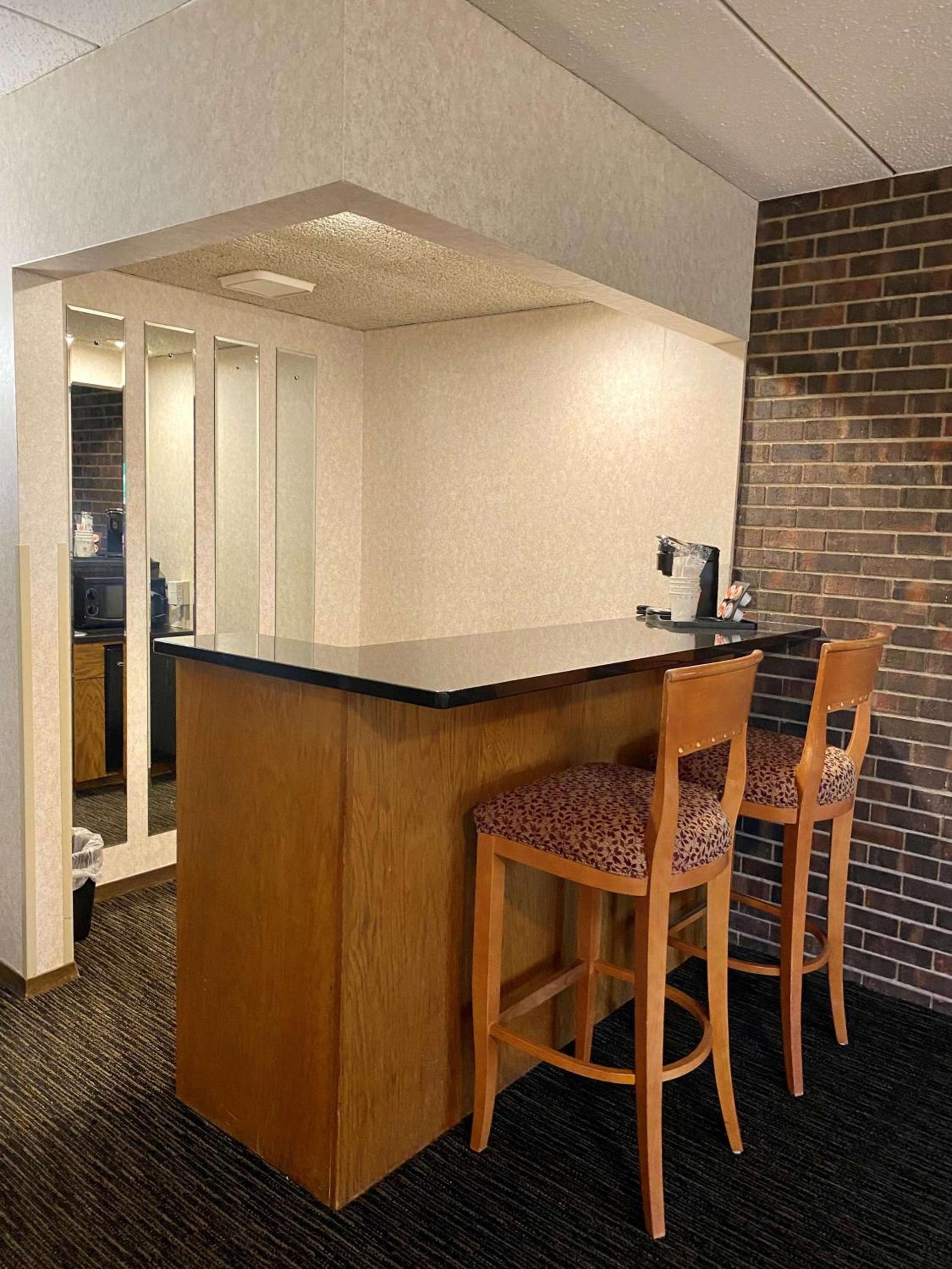 Best Western Plus Kelly Inn photo 32