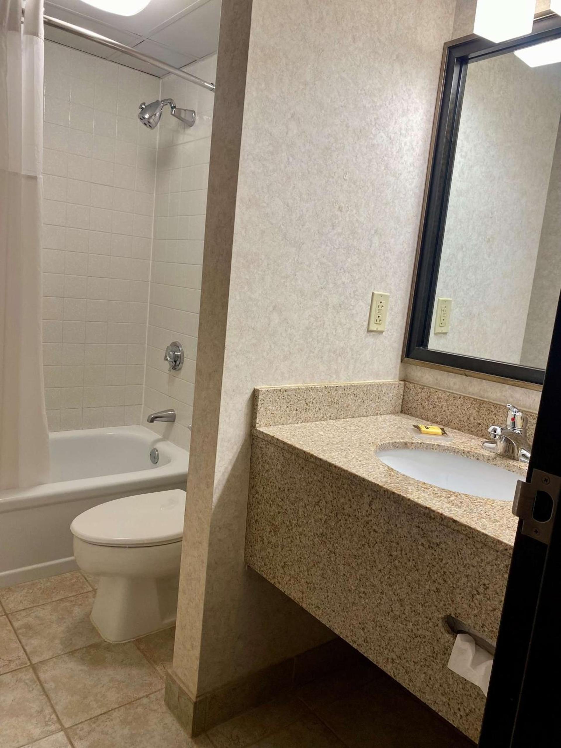 Best Western Plus Kelly Inn photo 49
