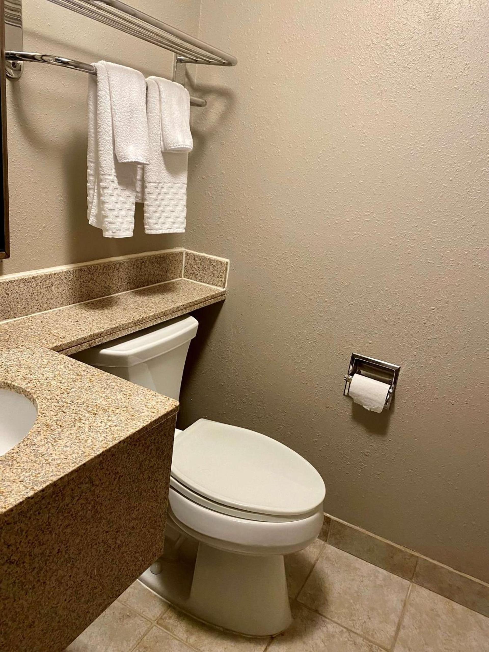 Best Western Plus Kelly Inn photo 54