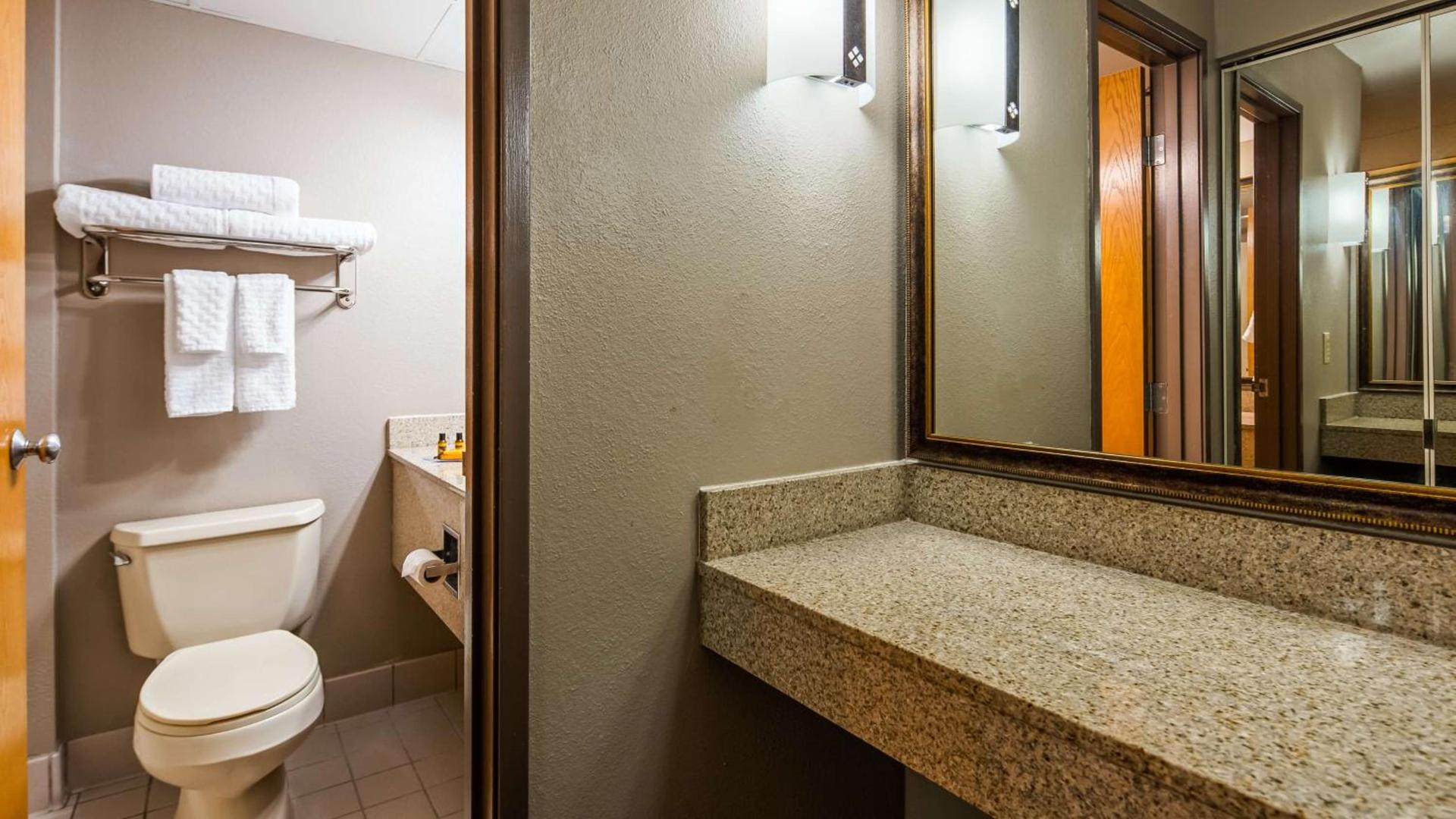 Best Western Plus Kelly Inn photo 60