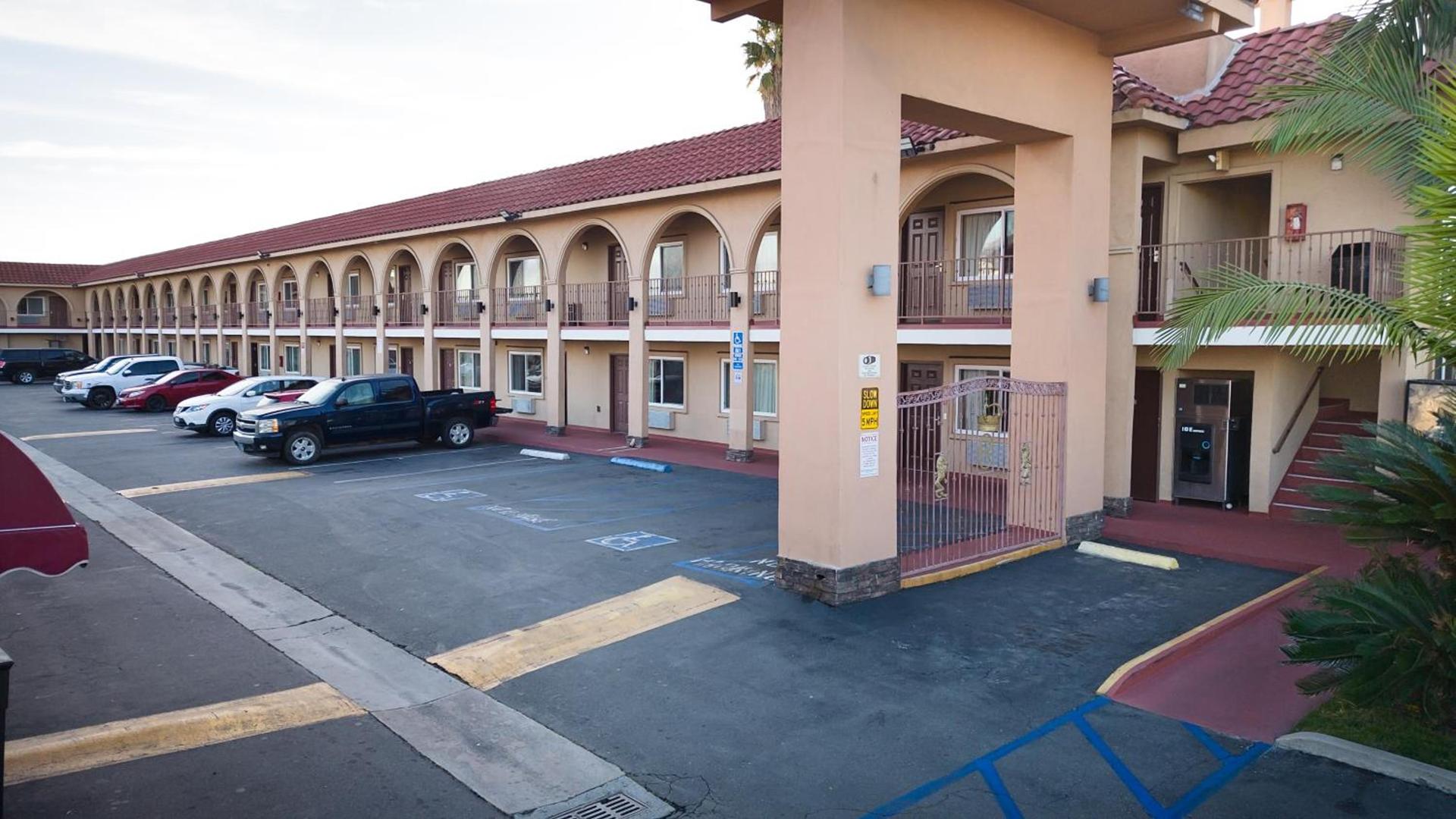 Rodeway Inn & Suites Bellflower photo 84