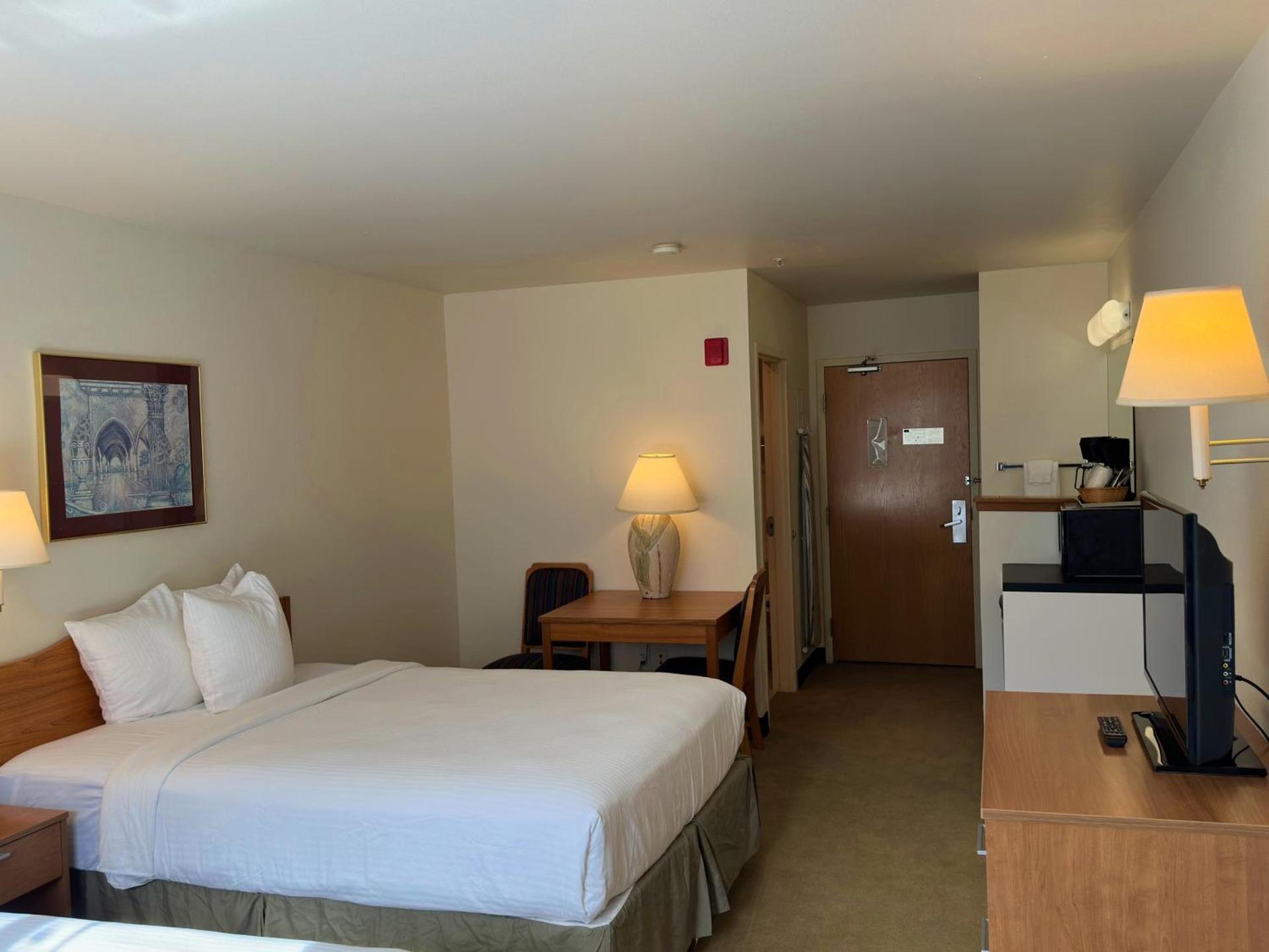 Peppermill Empress Inn photo 33