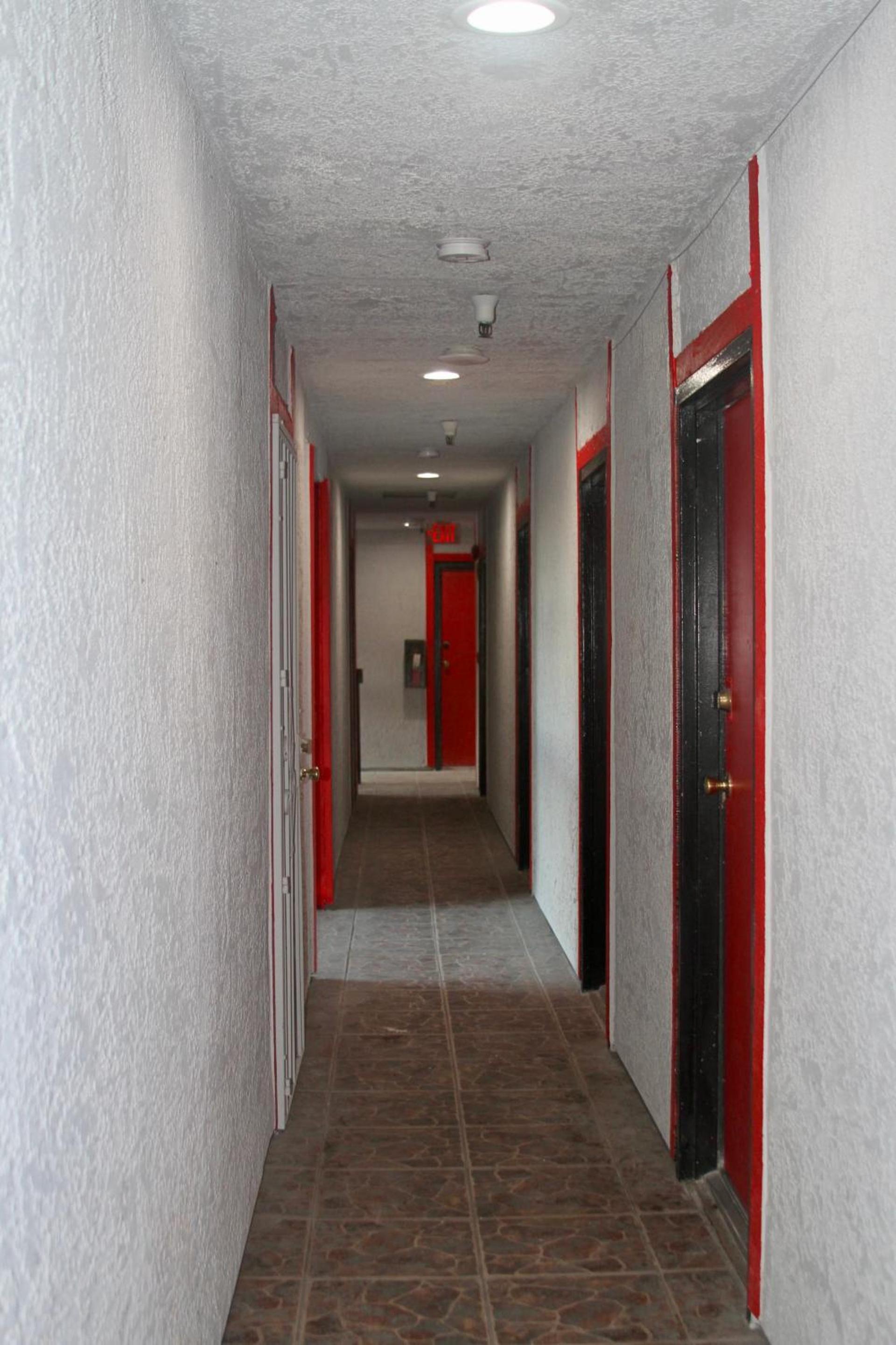 Broadway Inn Motel photo 5