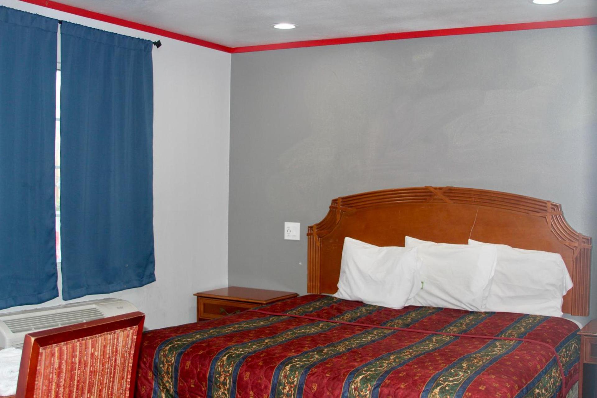Broadway Inn Motel photo 7