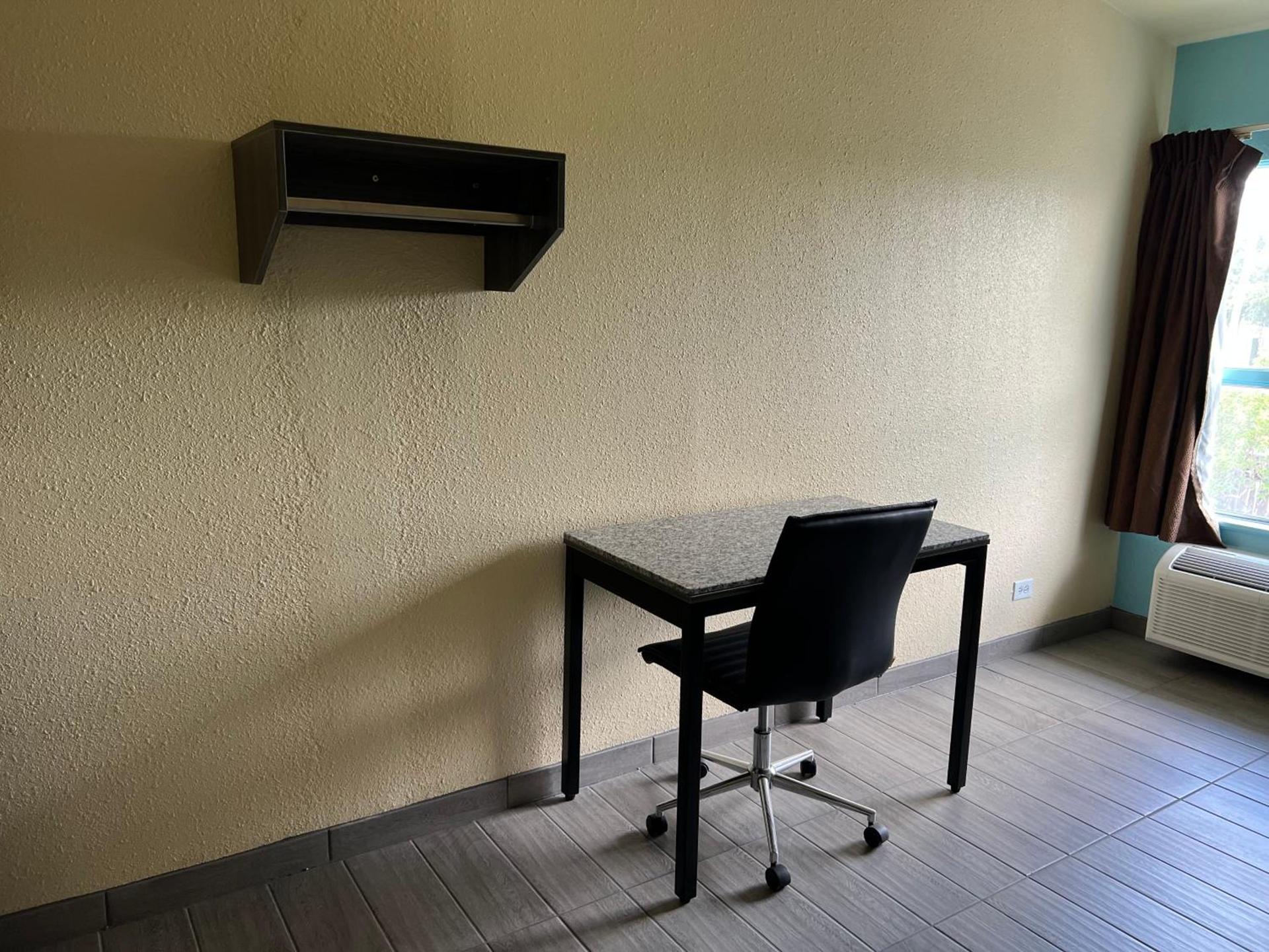 EL TEJAS MOTEL photo 3