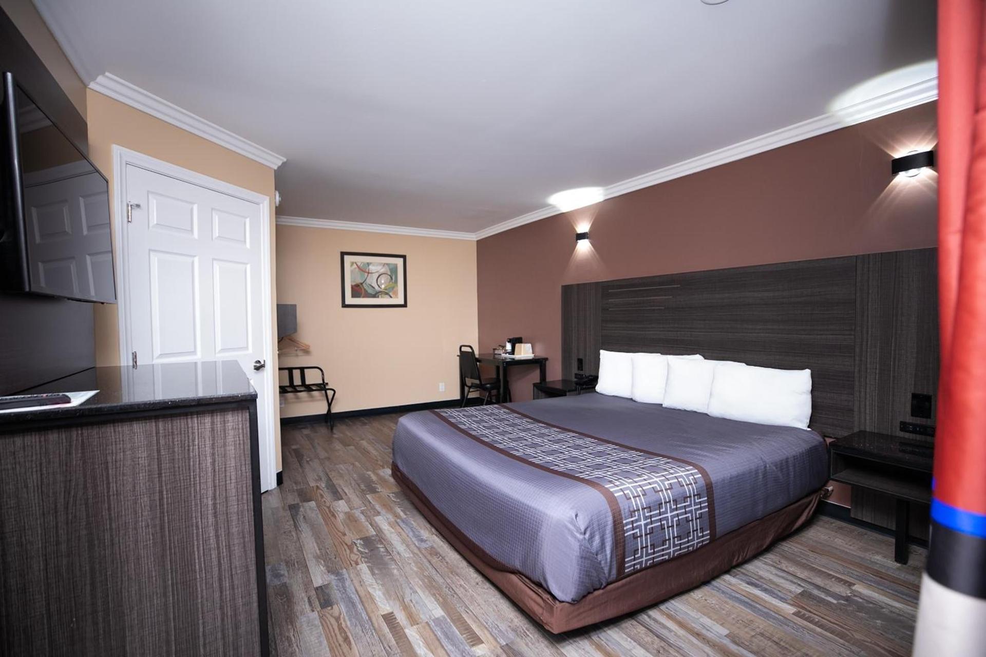 Rodeway Inn & Suites Bellflower photo 87