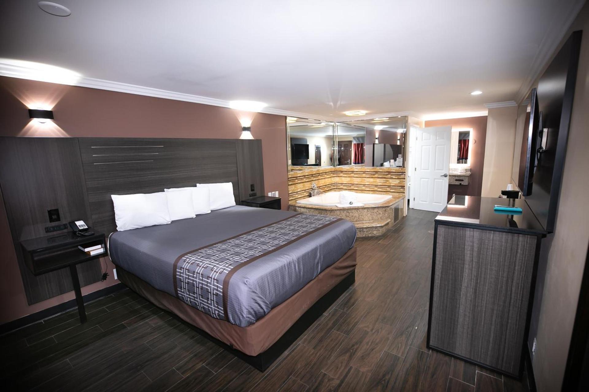 Rodeway Inn & Suites Bellflower photo 88