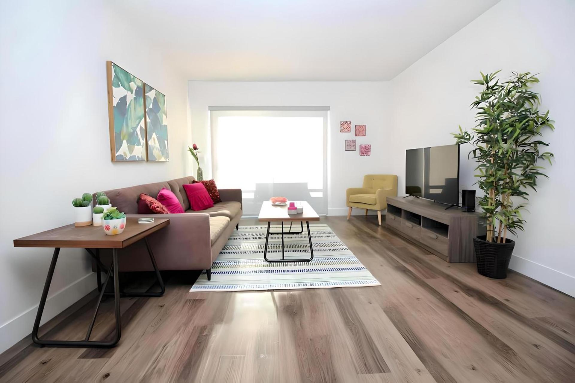 Los Angeles Premium City Suites - Free Secured Parking photo 15