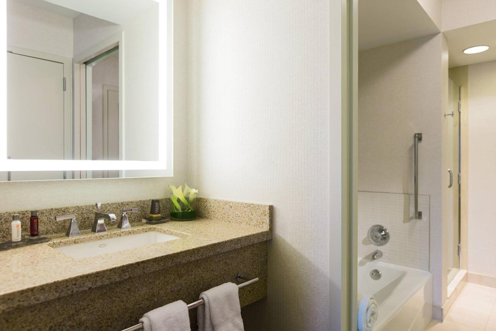 Chicago Marriott Suites O'Hare photo 10