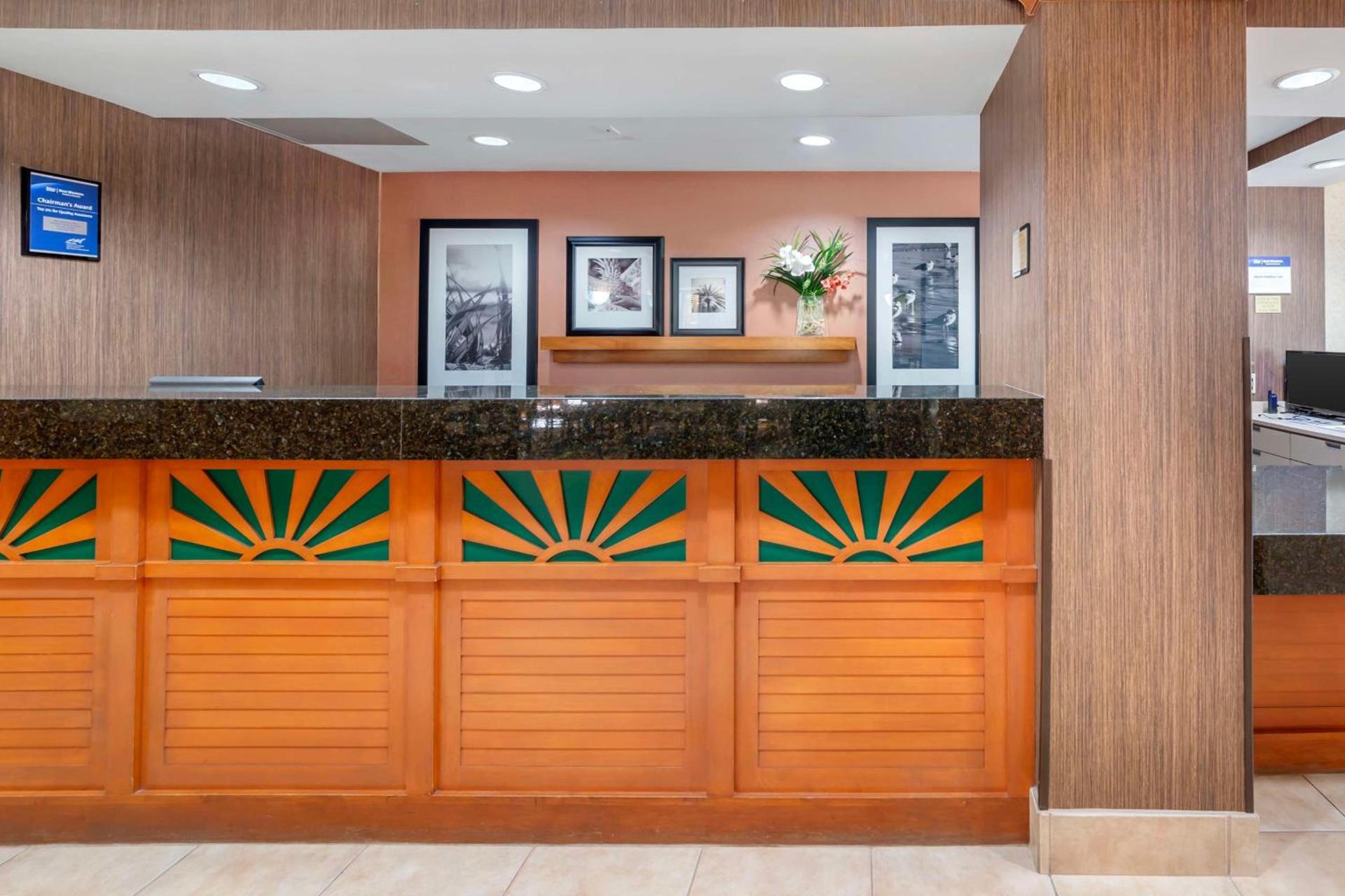 Best Western Plus Kendall Hotel & Suites photo 23