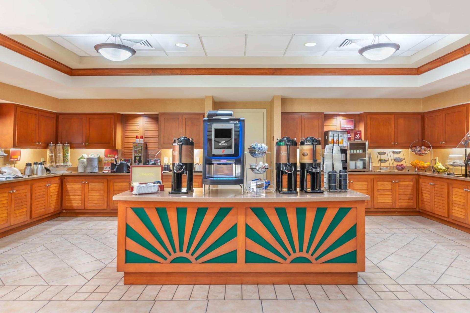 Best Western Plus Kendall Hotel & Suites photo 12