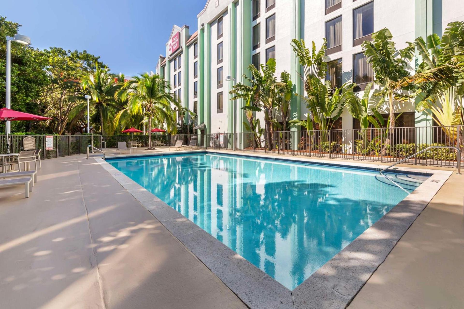 Best Western Plus Kendall Hotel & Suites photo 13
