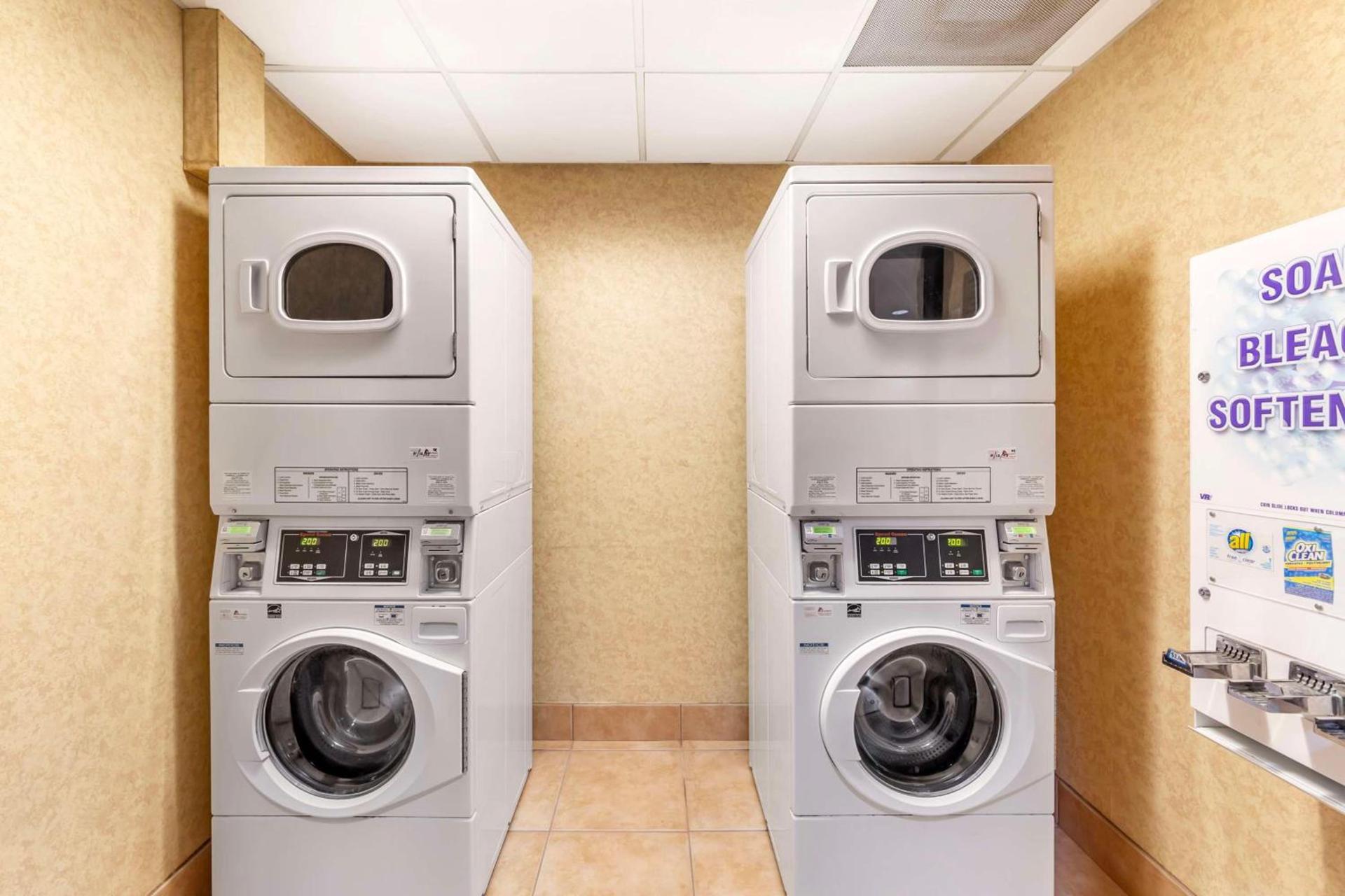 Best Western Plus Kendall Hotel & Suites photo 2