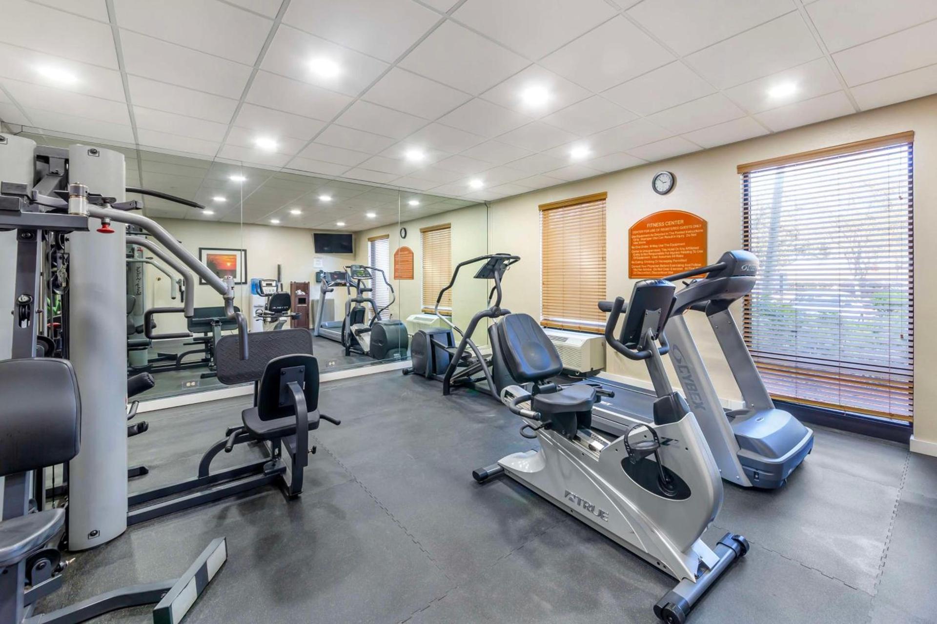 Best Western Plus Kendall Hotel & Suites photo 18