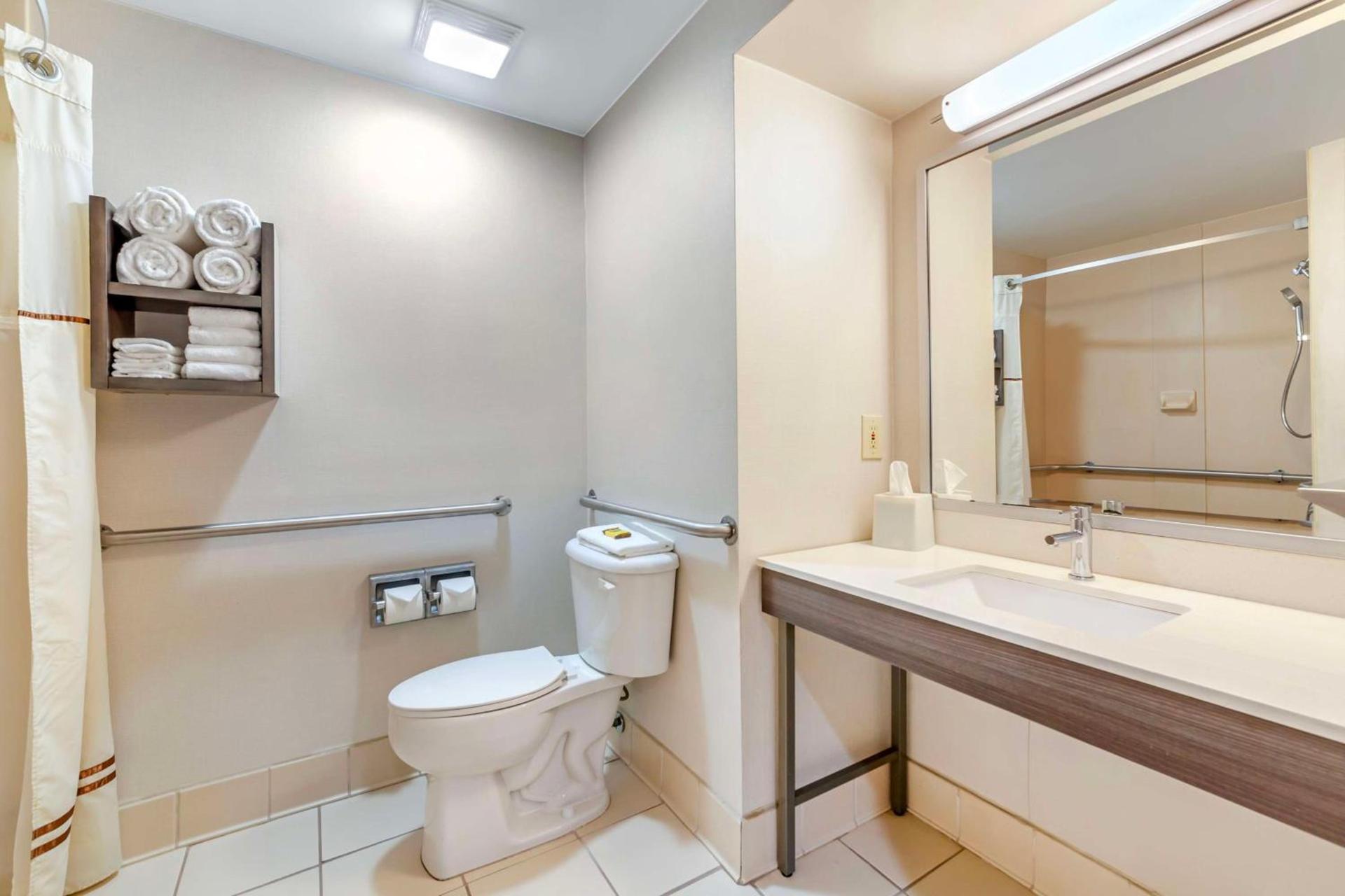 Best Western Plus Kendall Hotel & Suites photo 3