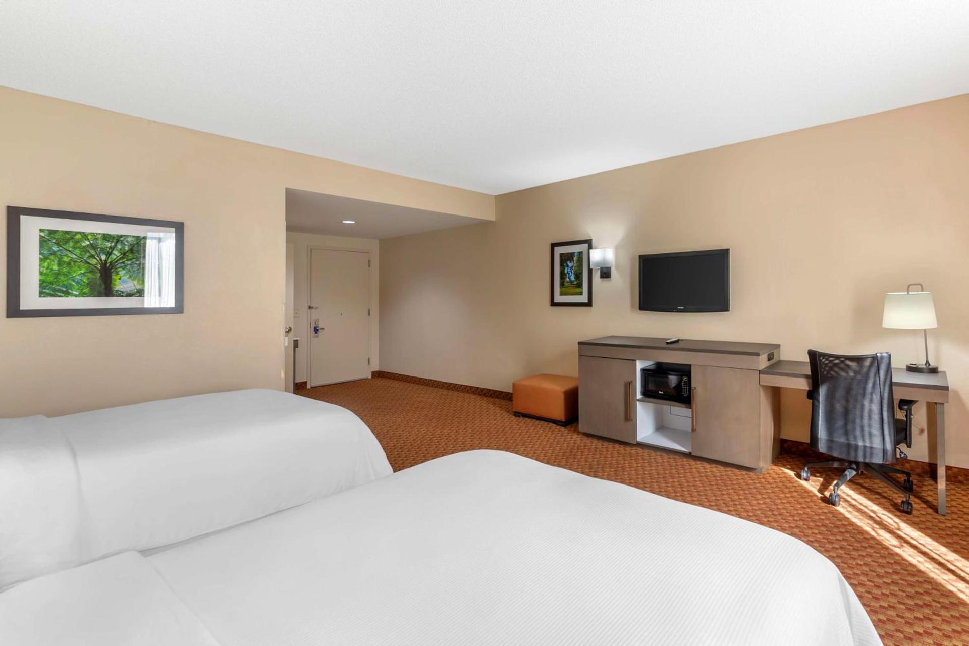 Best Western Plus Kendall Hotel & Suites photo 26