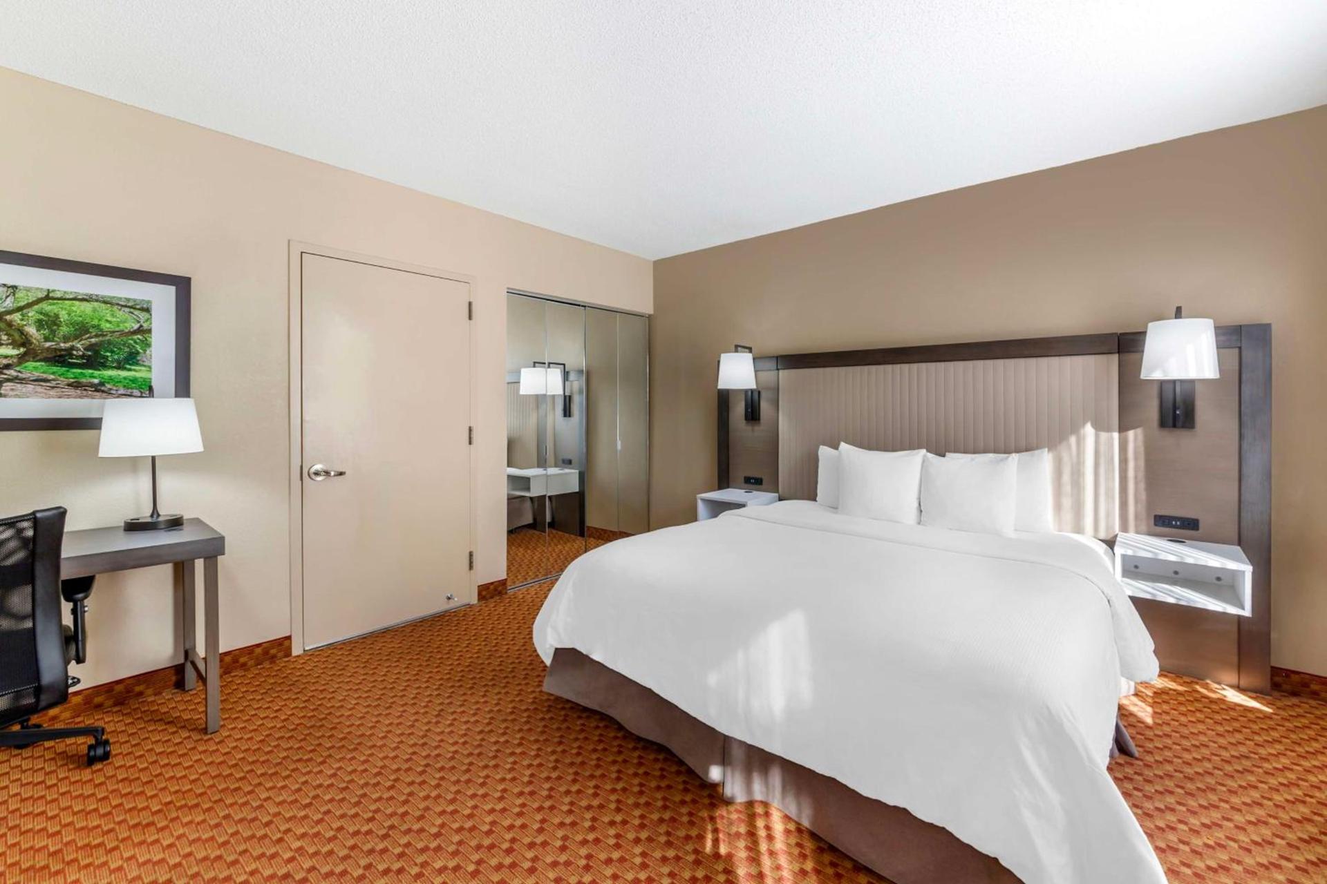 Best Western Plus Kendall Hotel & Suites photo 29