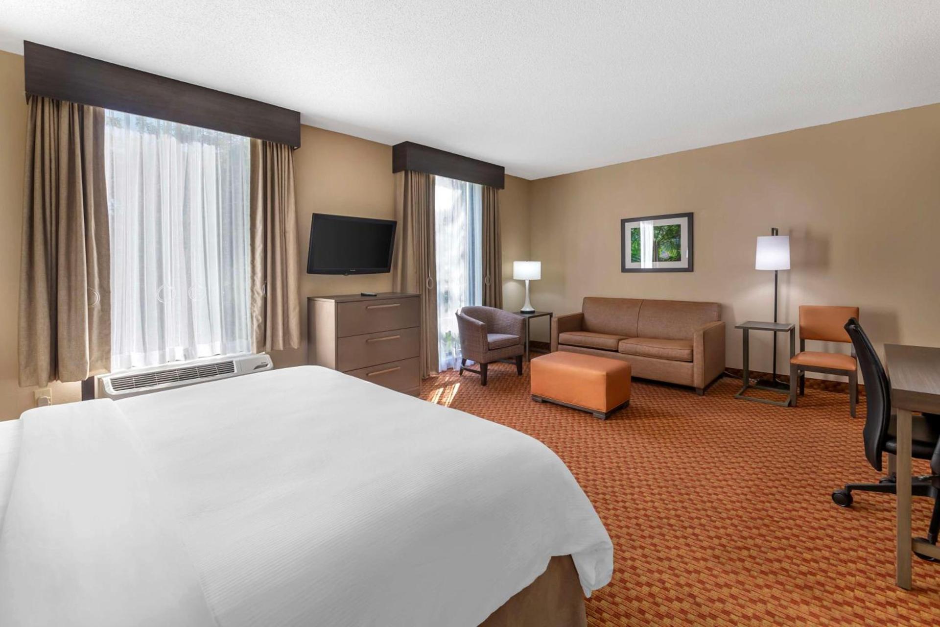Best Western Plus Kendall Hotel & Suites photo 30