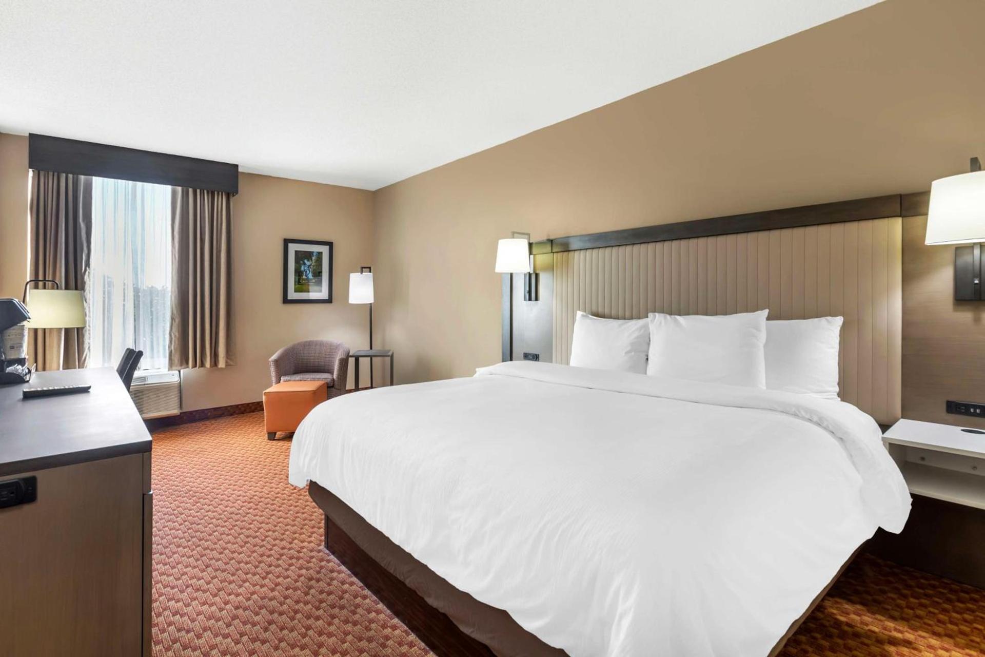 Best Western Plus Kendall Hotel & Suites photo 34