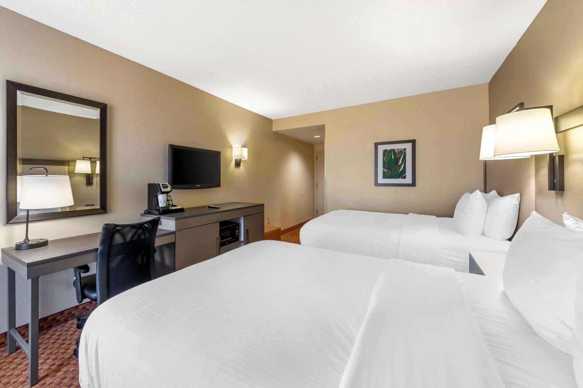 Best Western Plus Kendall Hotel & Suites photo 38