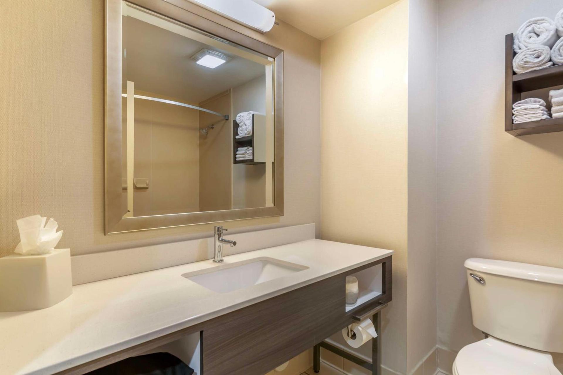 Best Western Plus Kendall Hotel & Suites photo 8