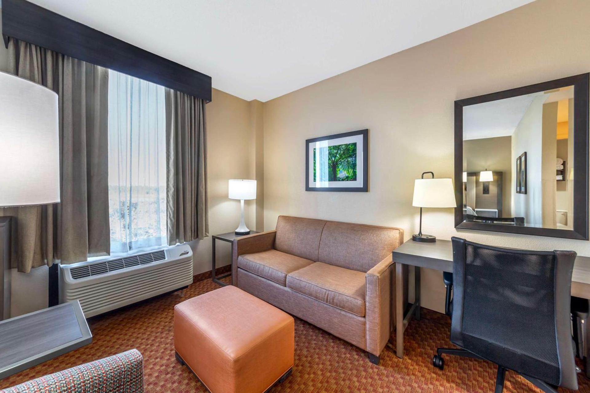 Best Western Plus Kendall Hotel & Suites photo 40