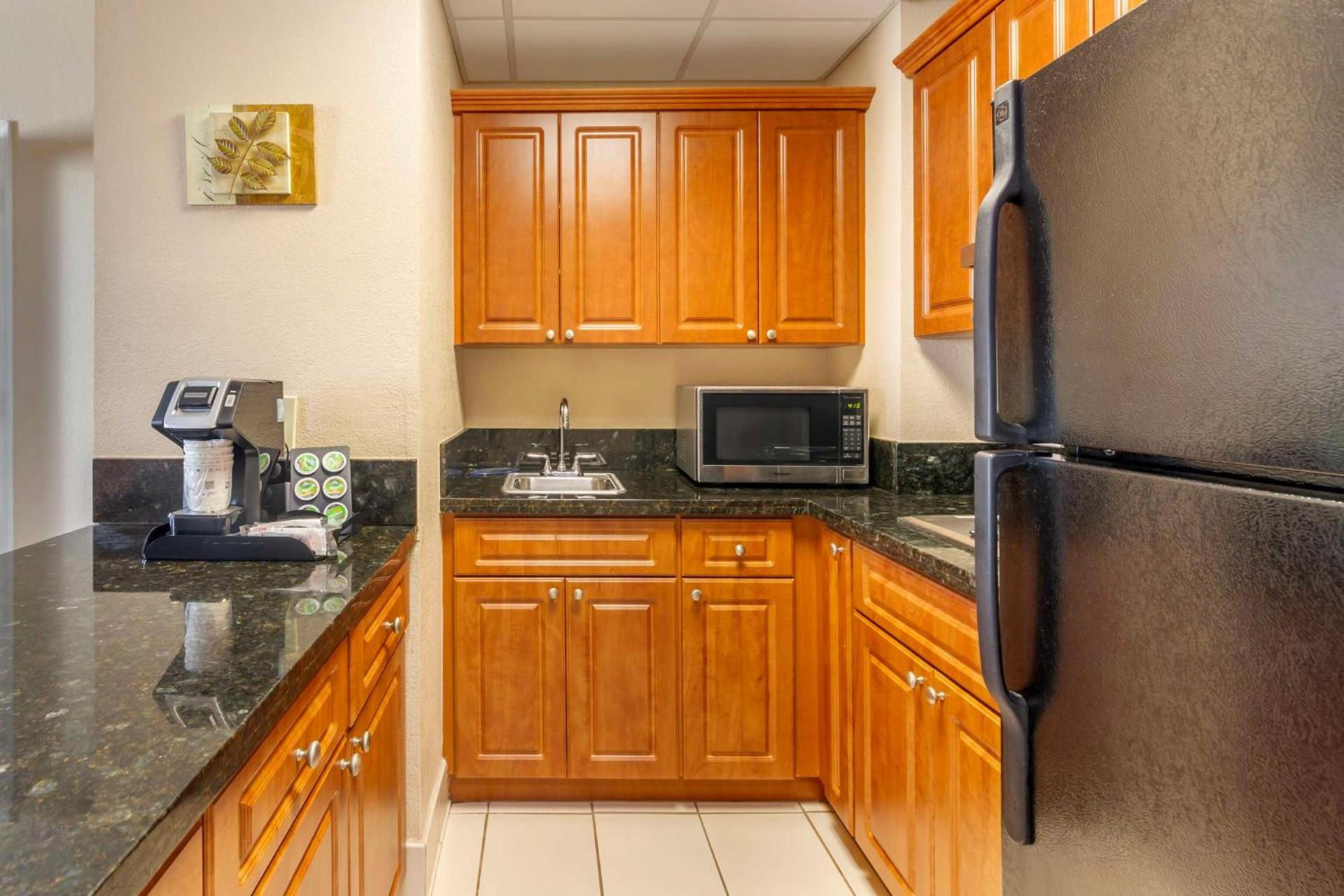 Best Western Plus Kendall Hotel & Suites photo 43