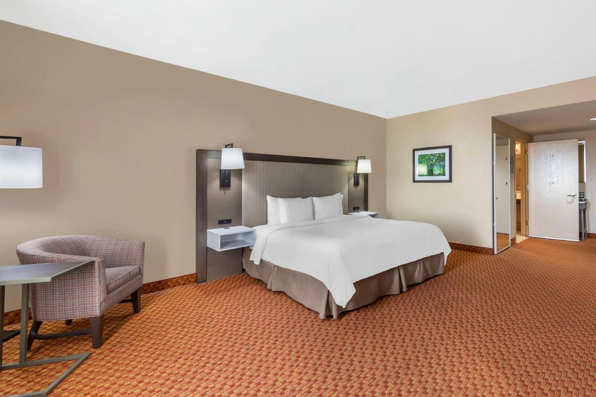 Best Western Plus Kendall Hotel & Suites photo 46
