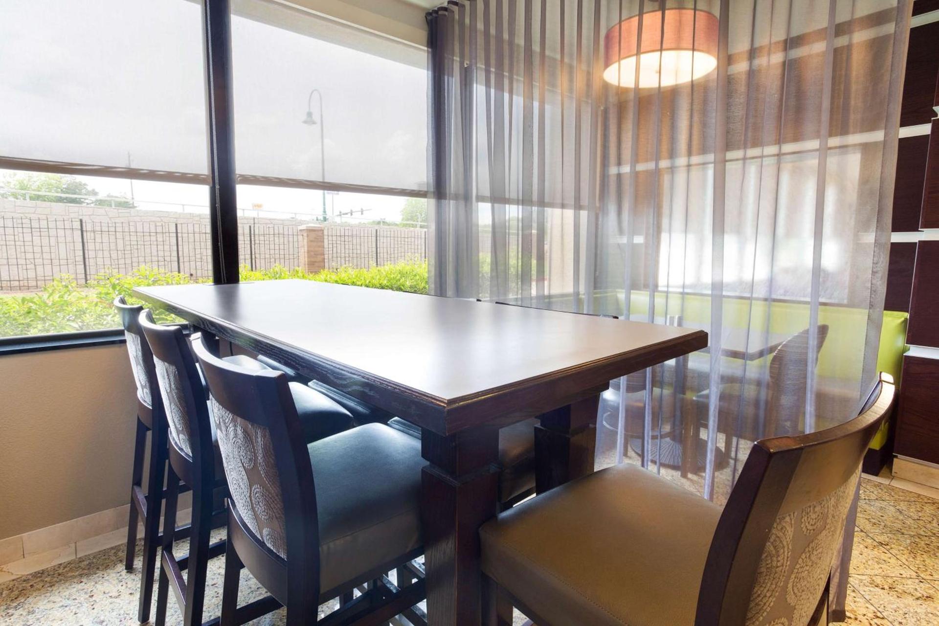 Drury Inn & Suites Atlanta Morrow photo 9