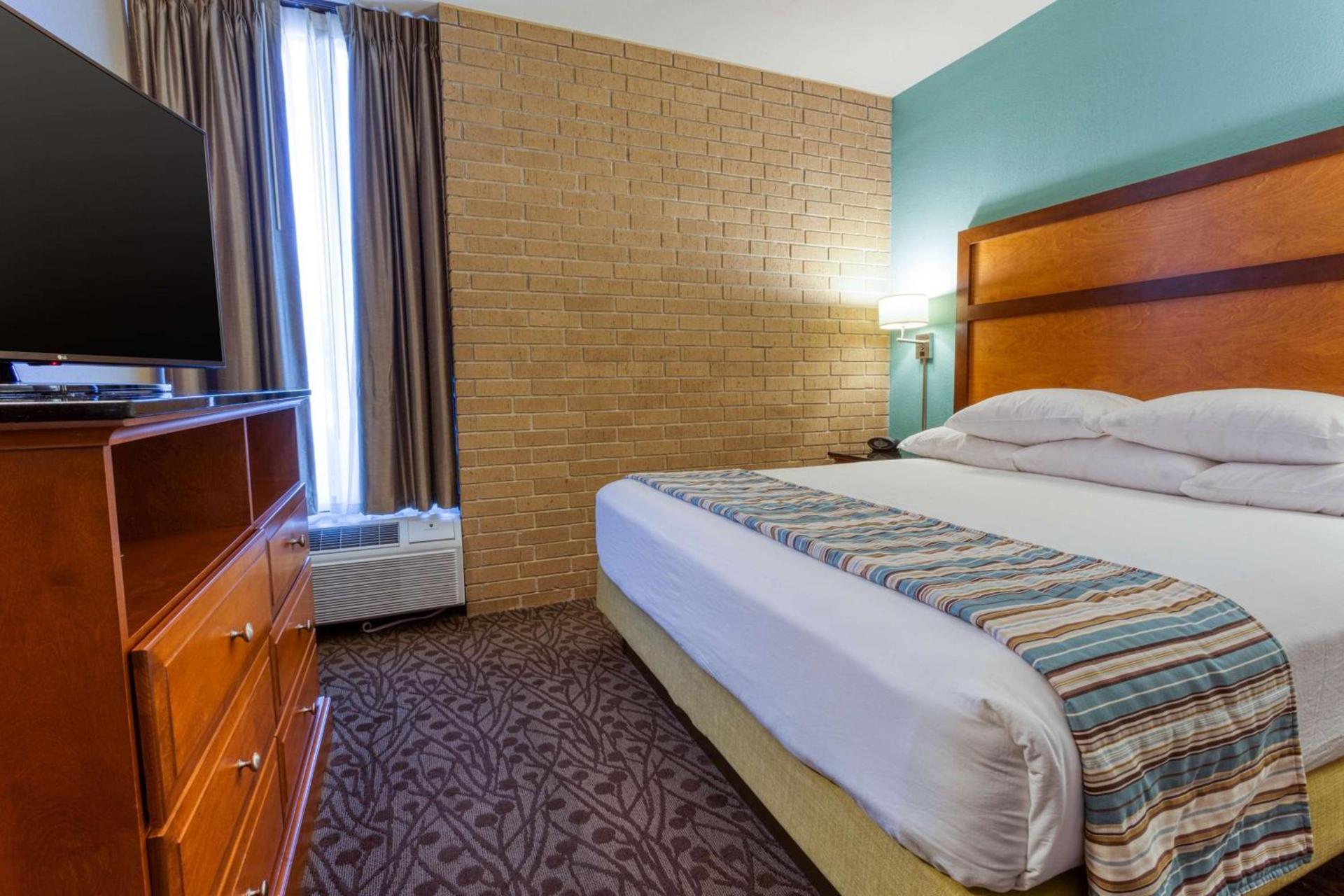 Drury Inn & Suites Atlanta Morrow photo 11