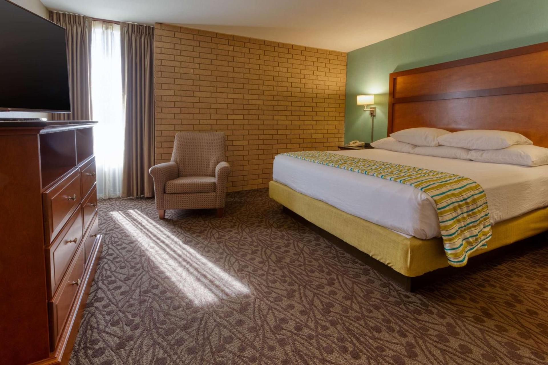 Drury Inn & Suites Atlanta Morrow photo 13