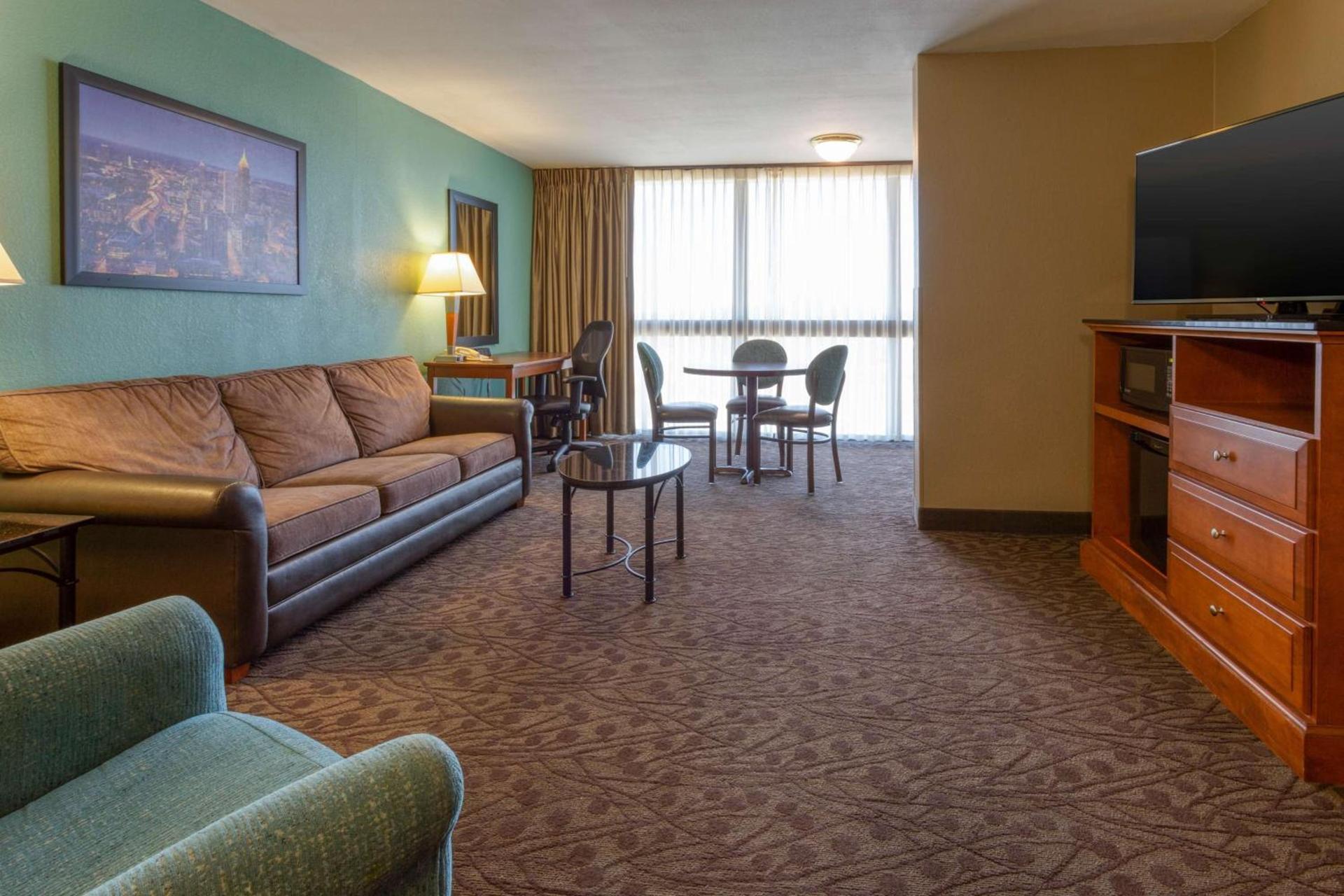 Drury Inn & Suites Atlanta Morrow photo 12