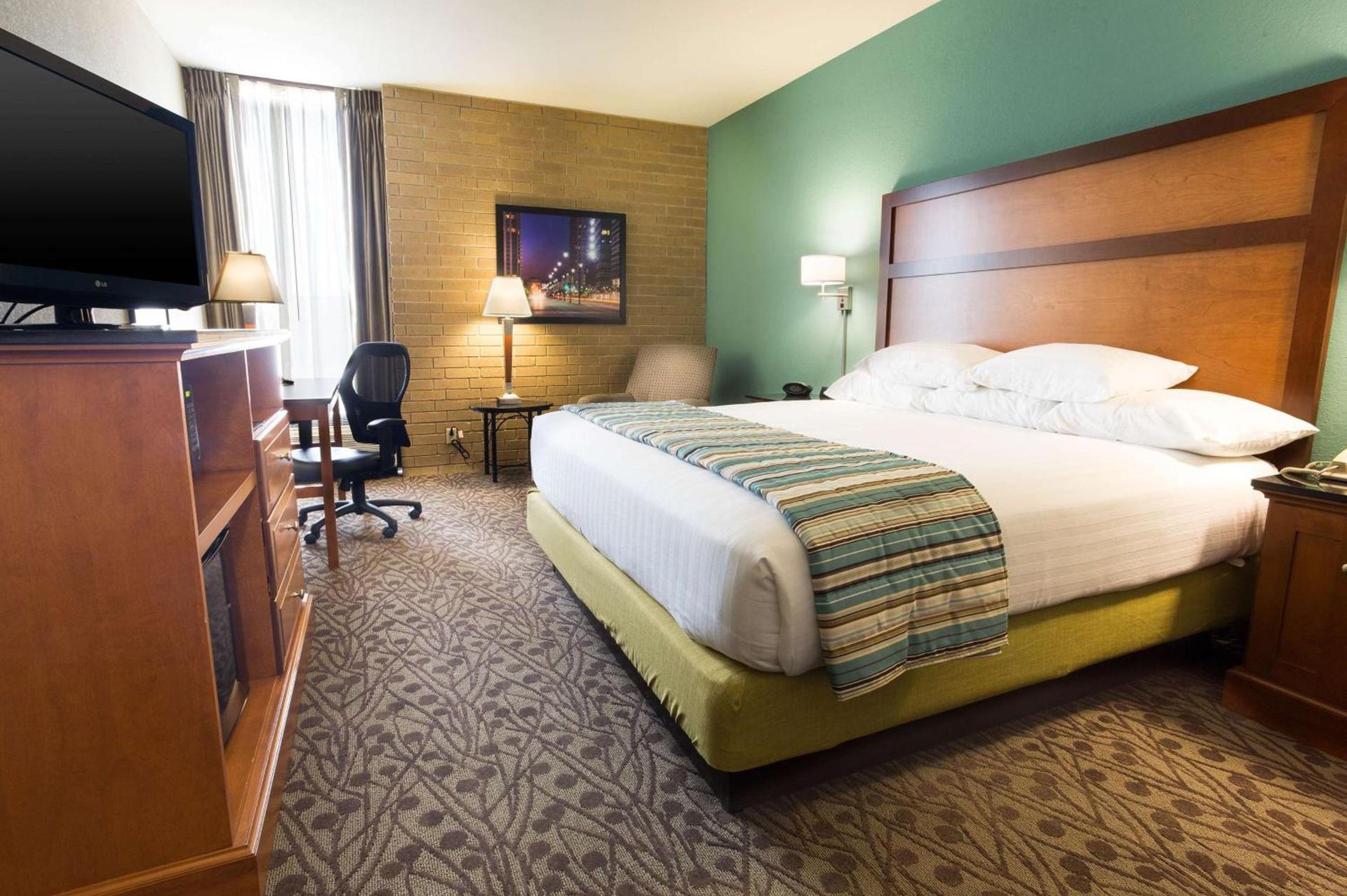 Drury Inn & Suites Atlanta Morrow photo 14