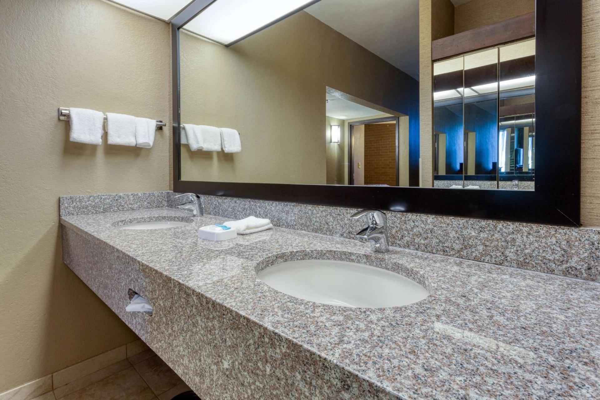 Drury Inn & Suites Atlanta Morrow photo 22