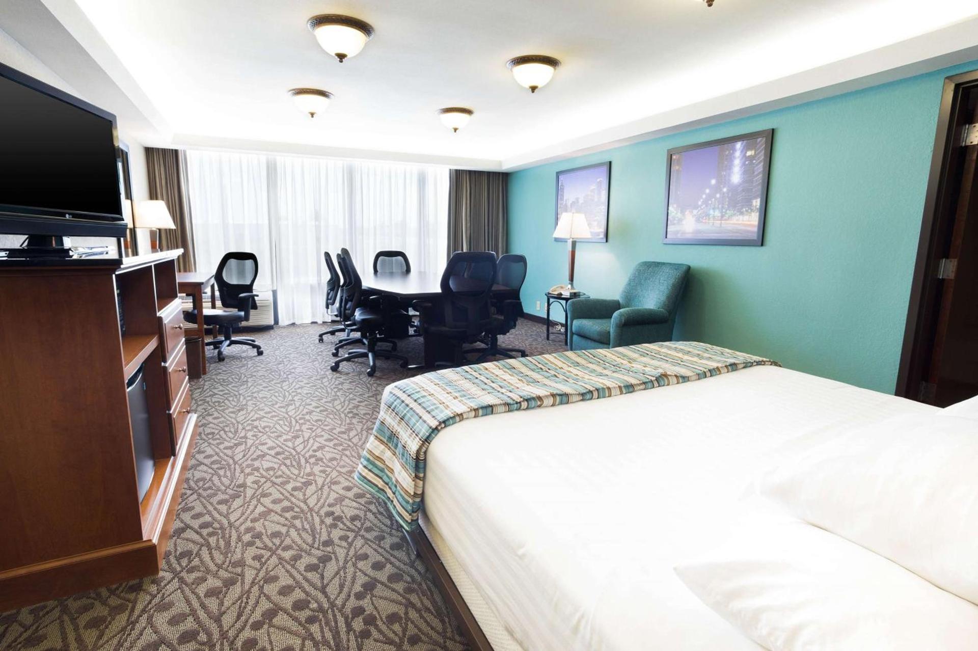 Drury Inn & Suites Atlanta Morrow photo 30