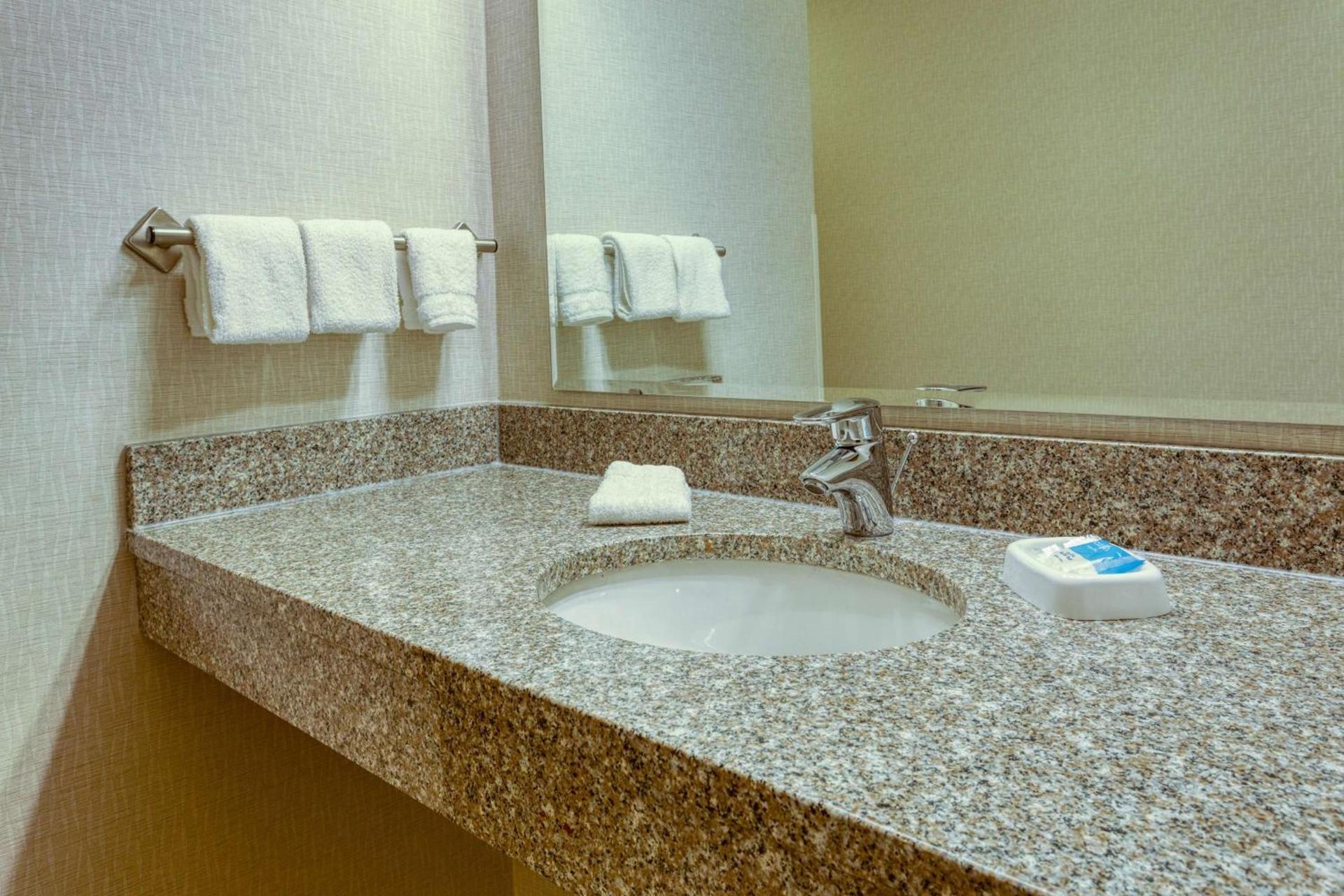 Drury Inn & Suites Indianapolis Northeast photo 18