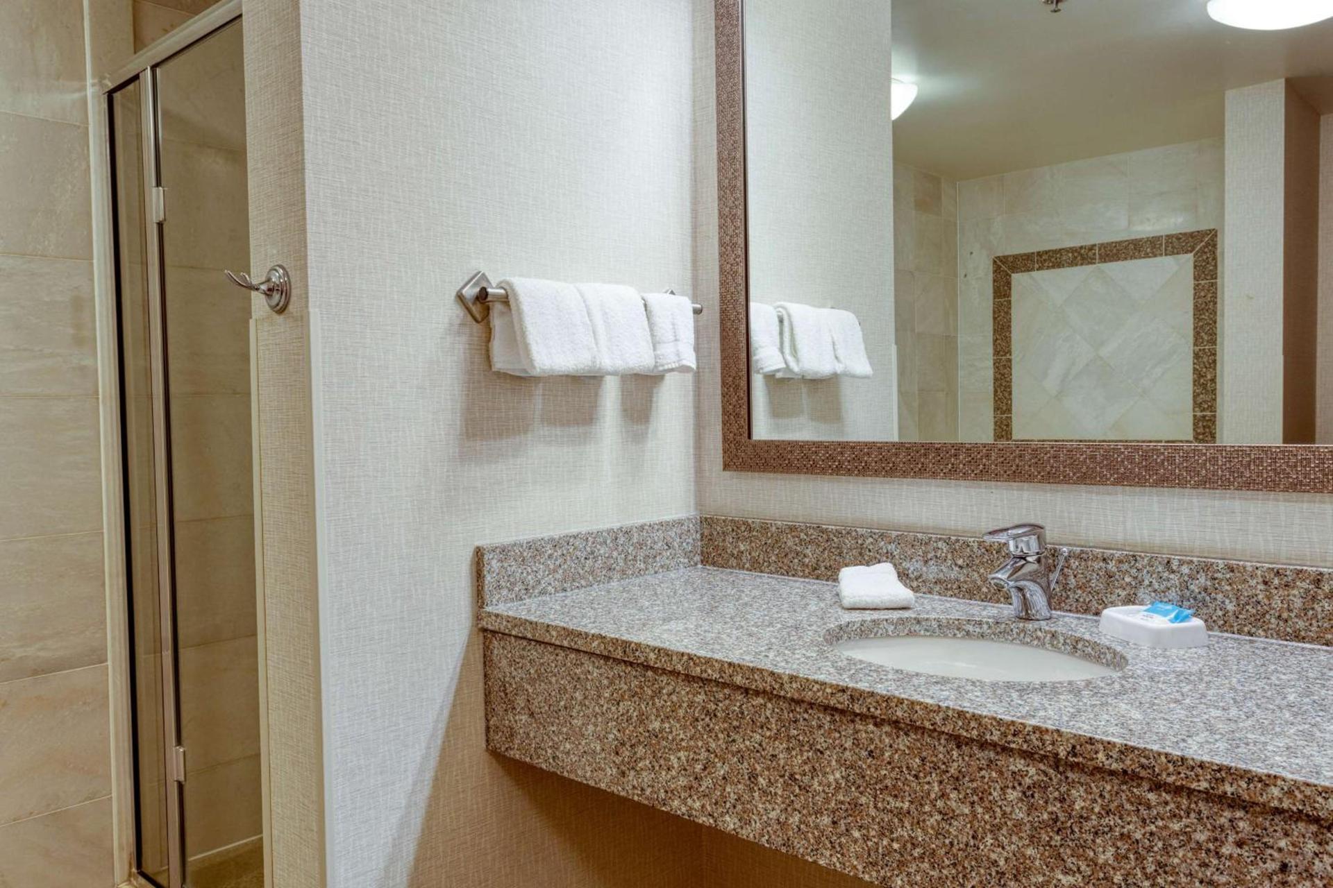 Drury Inn & Suites Indianapolis Northeast photo 27