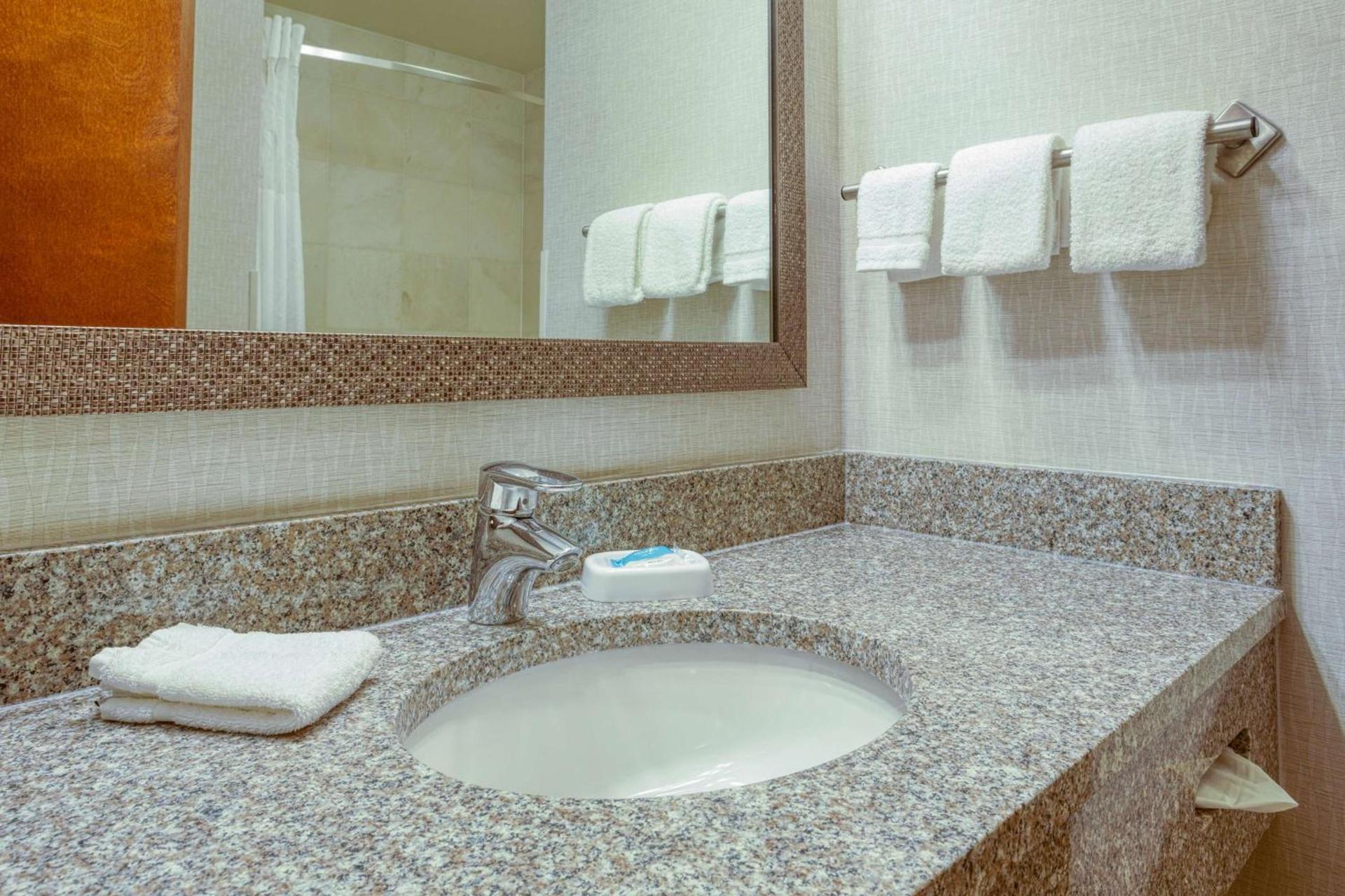 Drury Inn & Suites Indianapolis Northeast photo 28